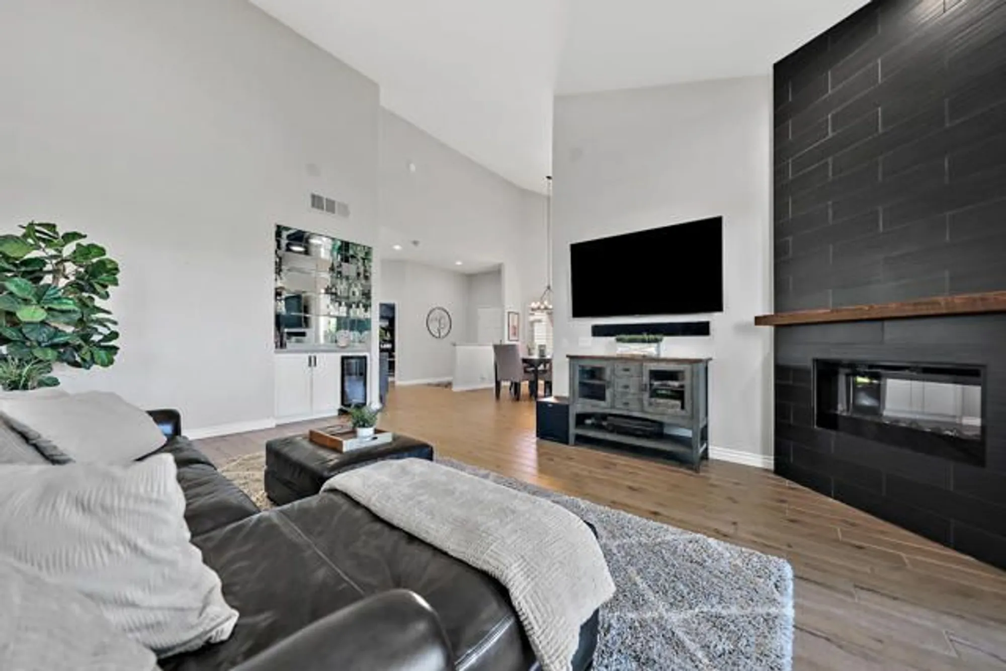 Property Slideshow image 10 of 53 | 55280 riviera, La Quinta, CA, 92253