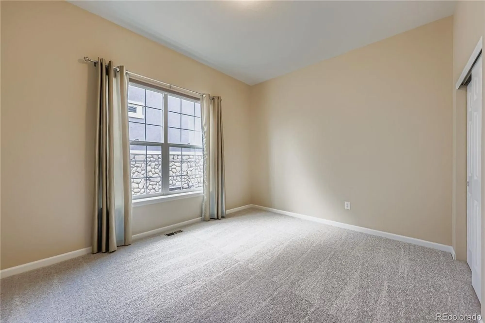 Property Slideshow image 19 of 42 | 16534 elbert ct, Broomfield, CO, 80023