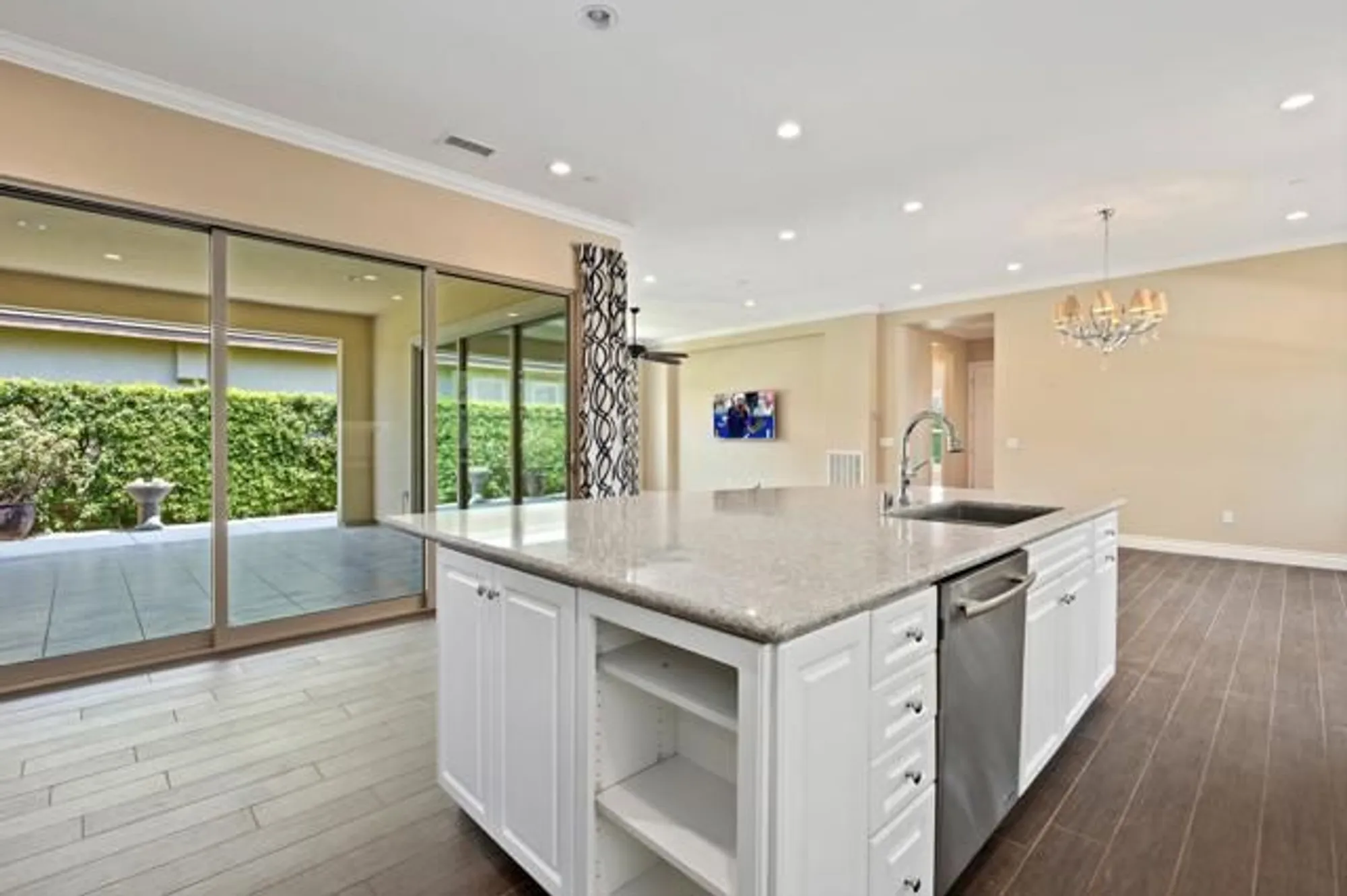 Property Slideshow image 17 of 35 | 82707 woodcreek ct, Indio, CA, 92201