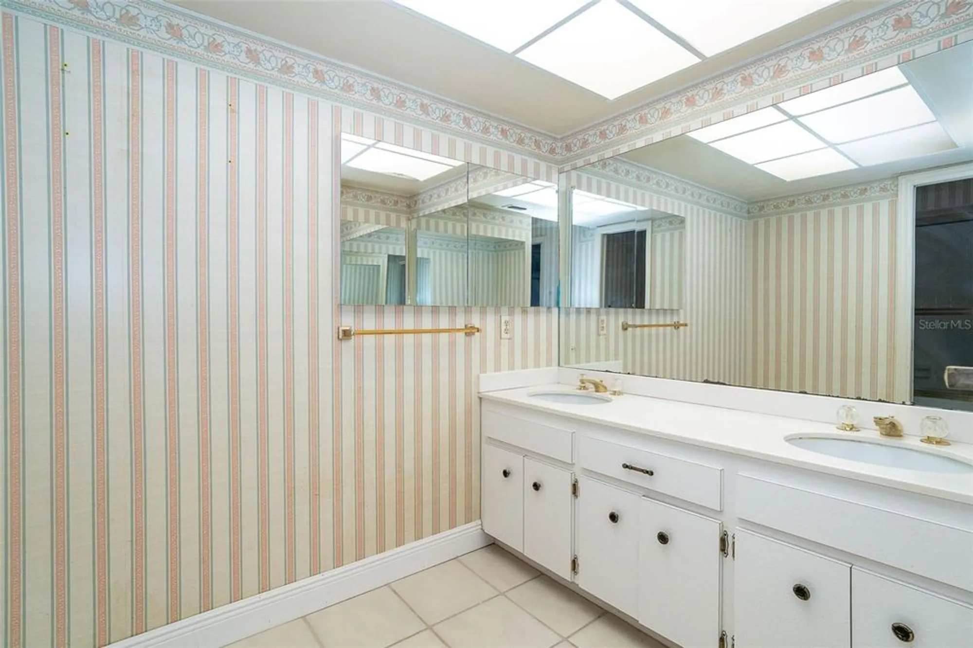 Property Slideshow image 27 of 43 | 12 golf view dr, Englewood, FL, 34223