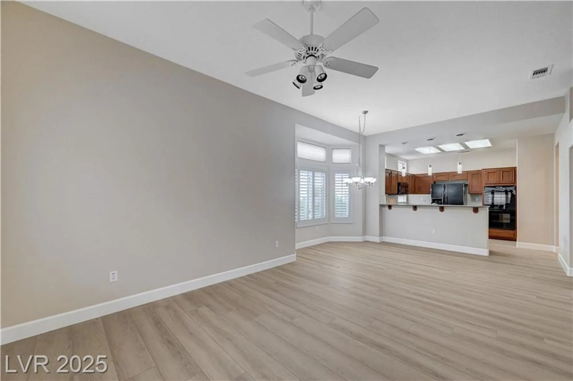 Property Slideshow image 12 of 77 | 2801 byron dr, Las Vegas, NV, 89134