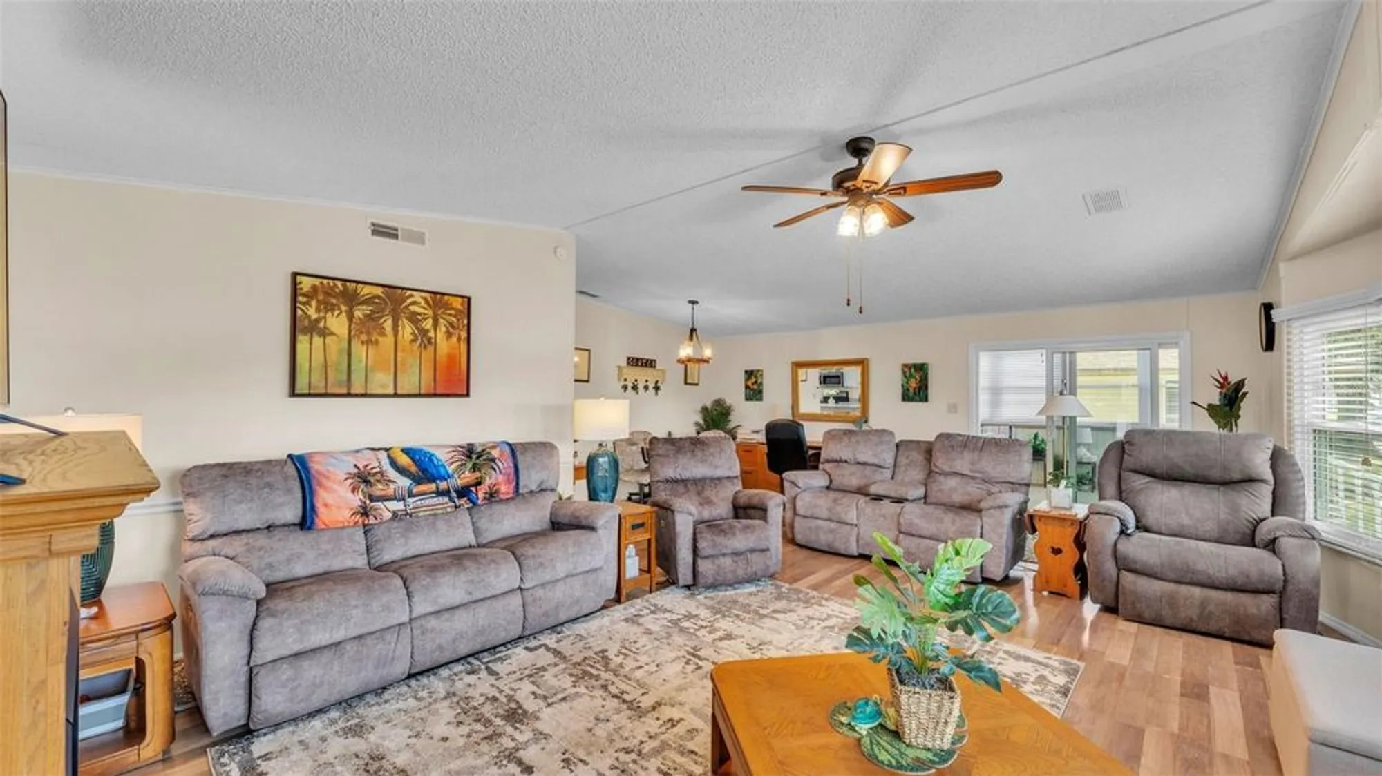 Property Slideshow image 16 of 48 | 3279 pebble bend dr, Lakeland, FL, 33810
