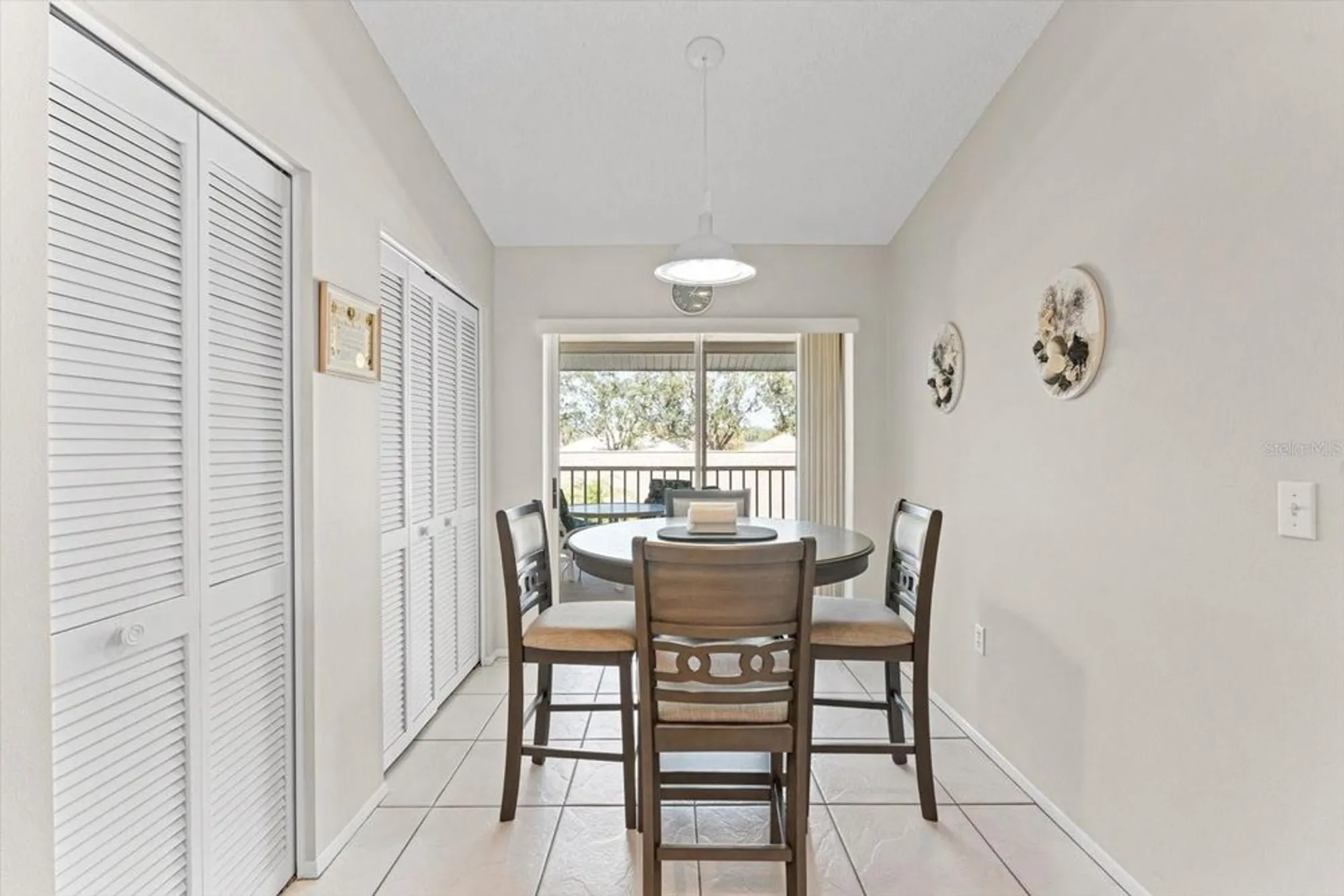 Property Slideshow image 29 of 67 | 6908 drewrys blf apt 711, Bradenton, FL, 34203