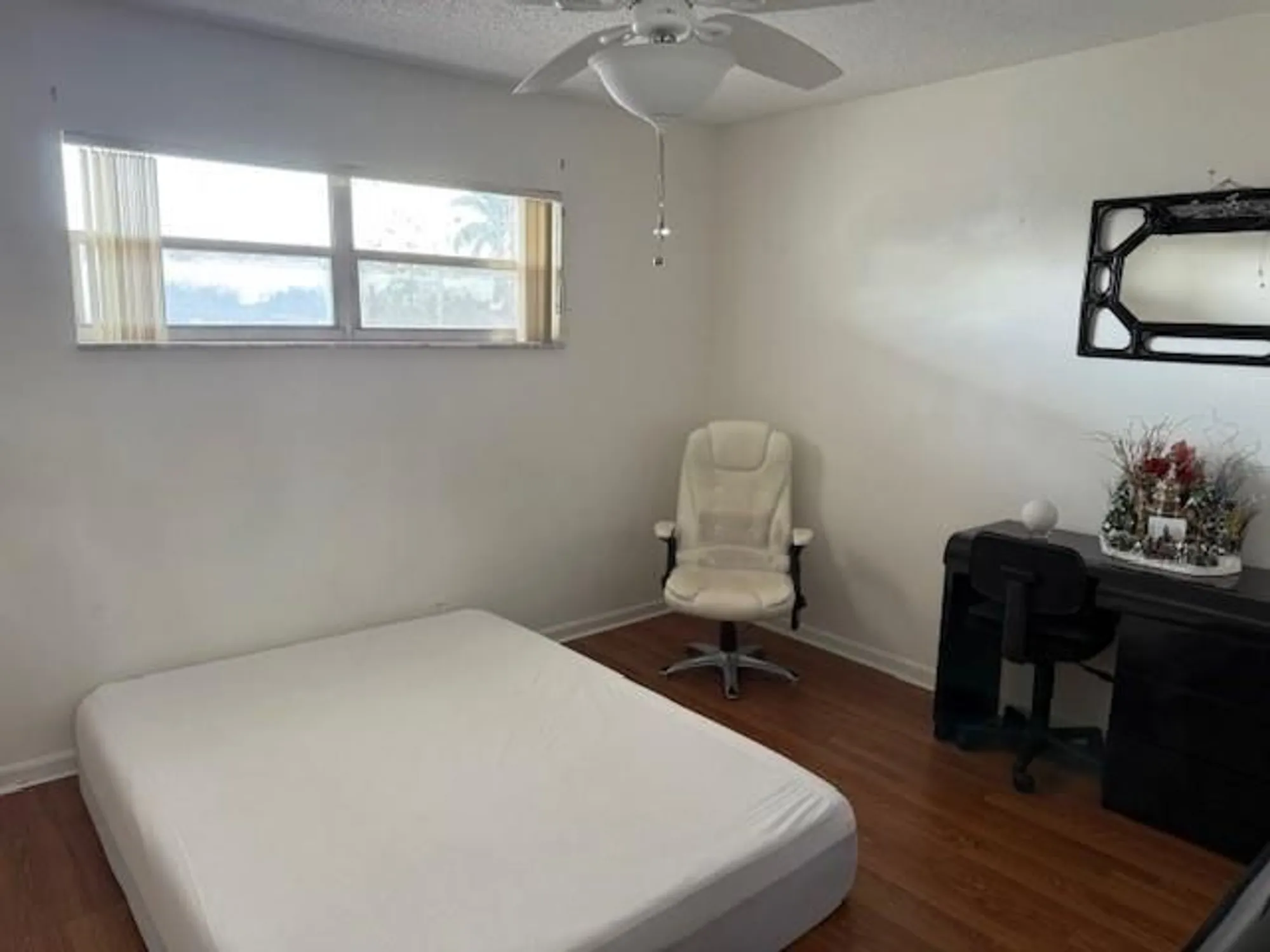 Property Slideshow image 9 of 13 | 8990 s hollybrook blvd apt 302, Pembroke Pines, FL, 33025