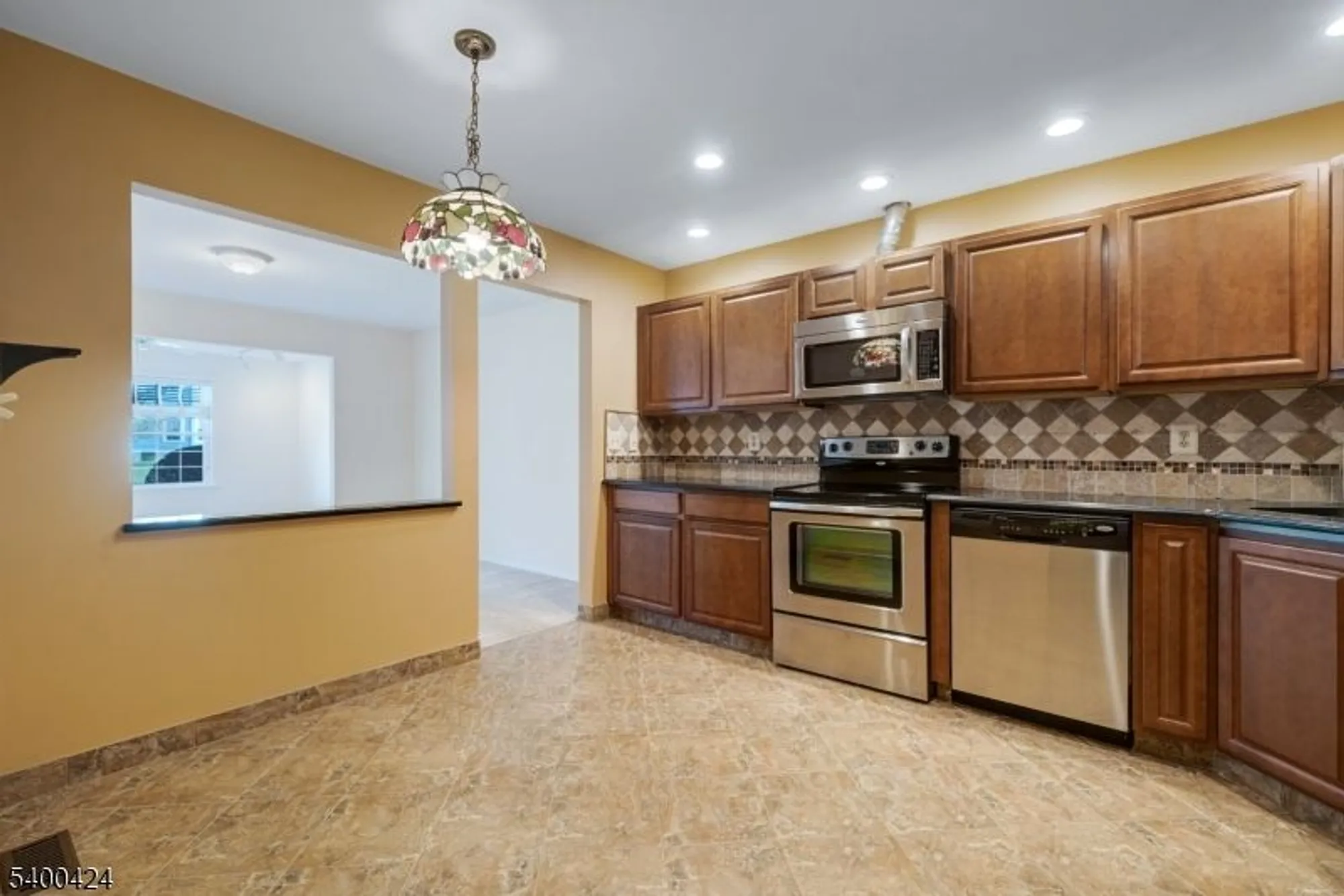 Property Slideshow image 10 of 27 | 14 john paul jones dr b, Monroe Twp, NJ, 08831