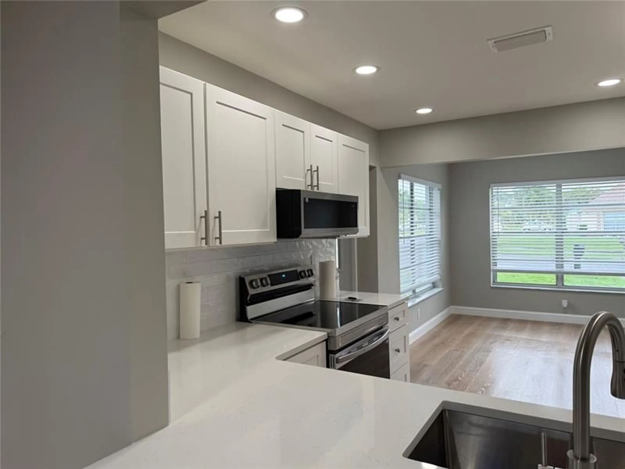 Property Slideshow image 4 of 20 | 6111 rainbow cir, Greenacres, FL, 33463