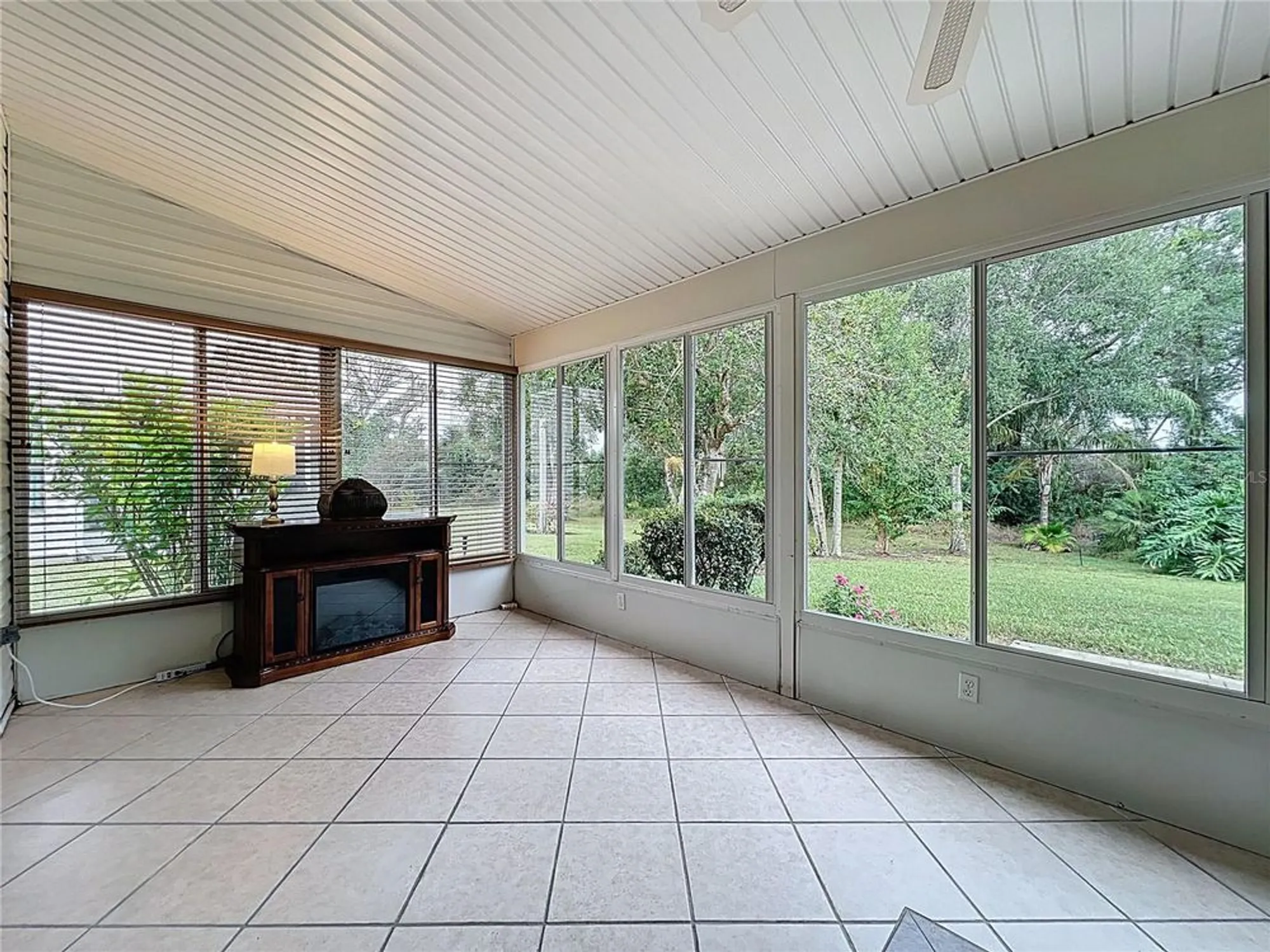 Property Slideshow image 47 of 58 | 5053 el destino dr, Leesburg, FL, 34748