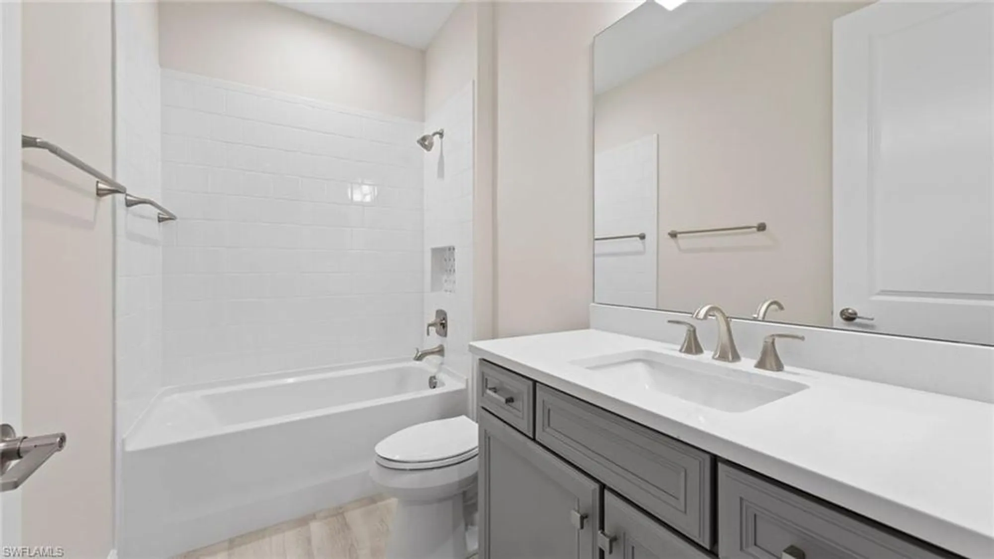 Property Slideshow image 26 of 33 | 2937 heritage pines dr, Fort Myers, FL, 33905