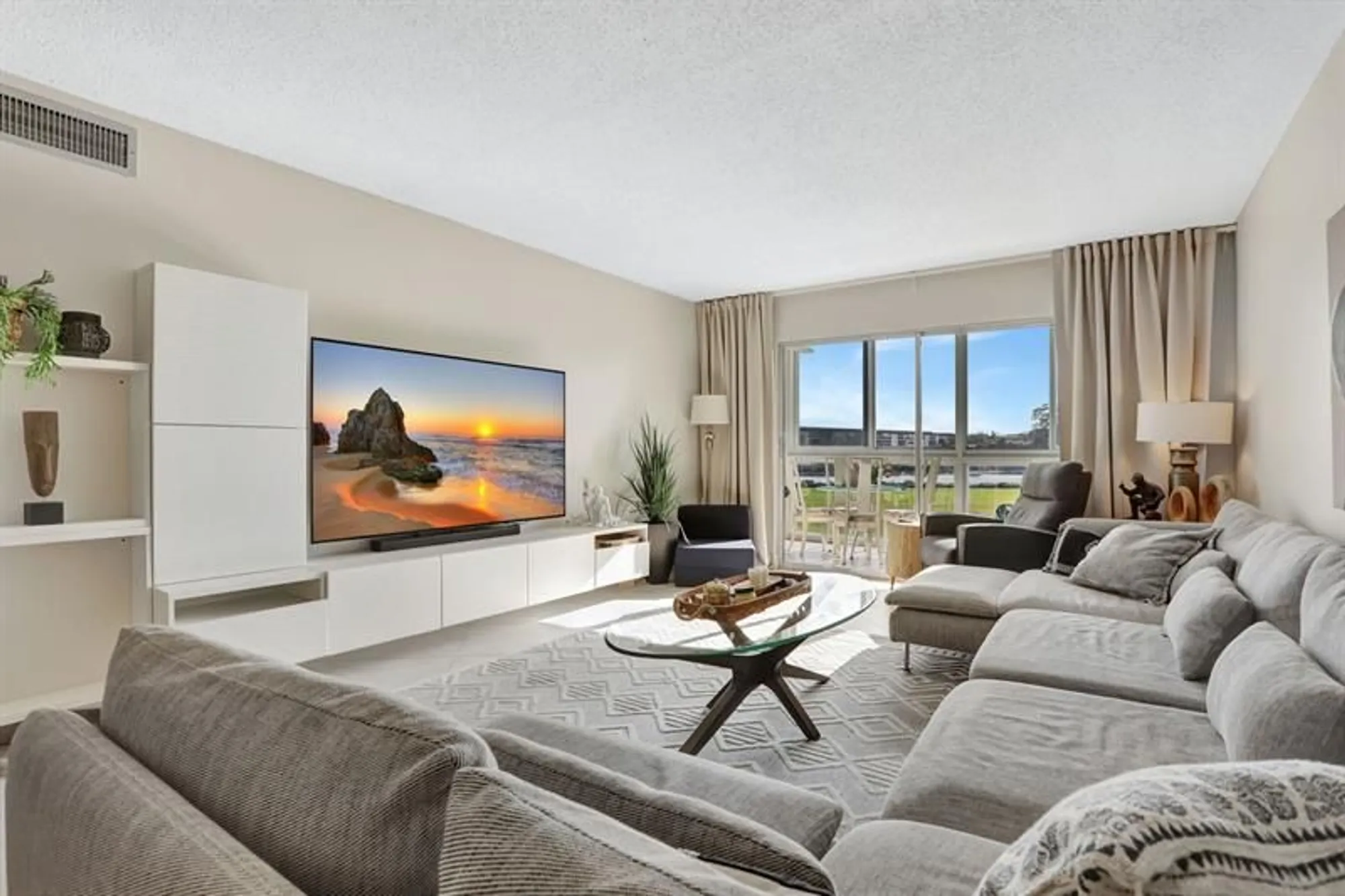 Property Slideshow image 9 of 67 | 2802 victoria way e2, Coconut Creek, FL, 33066