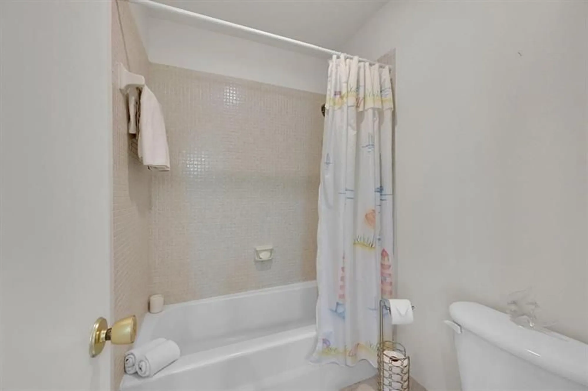 Property Slideshow image 20 of 32 | 1001 flame vine ave apt 201, Delray Beach, FL, 33445
