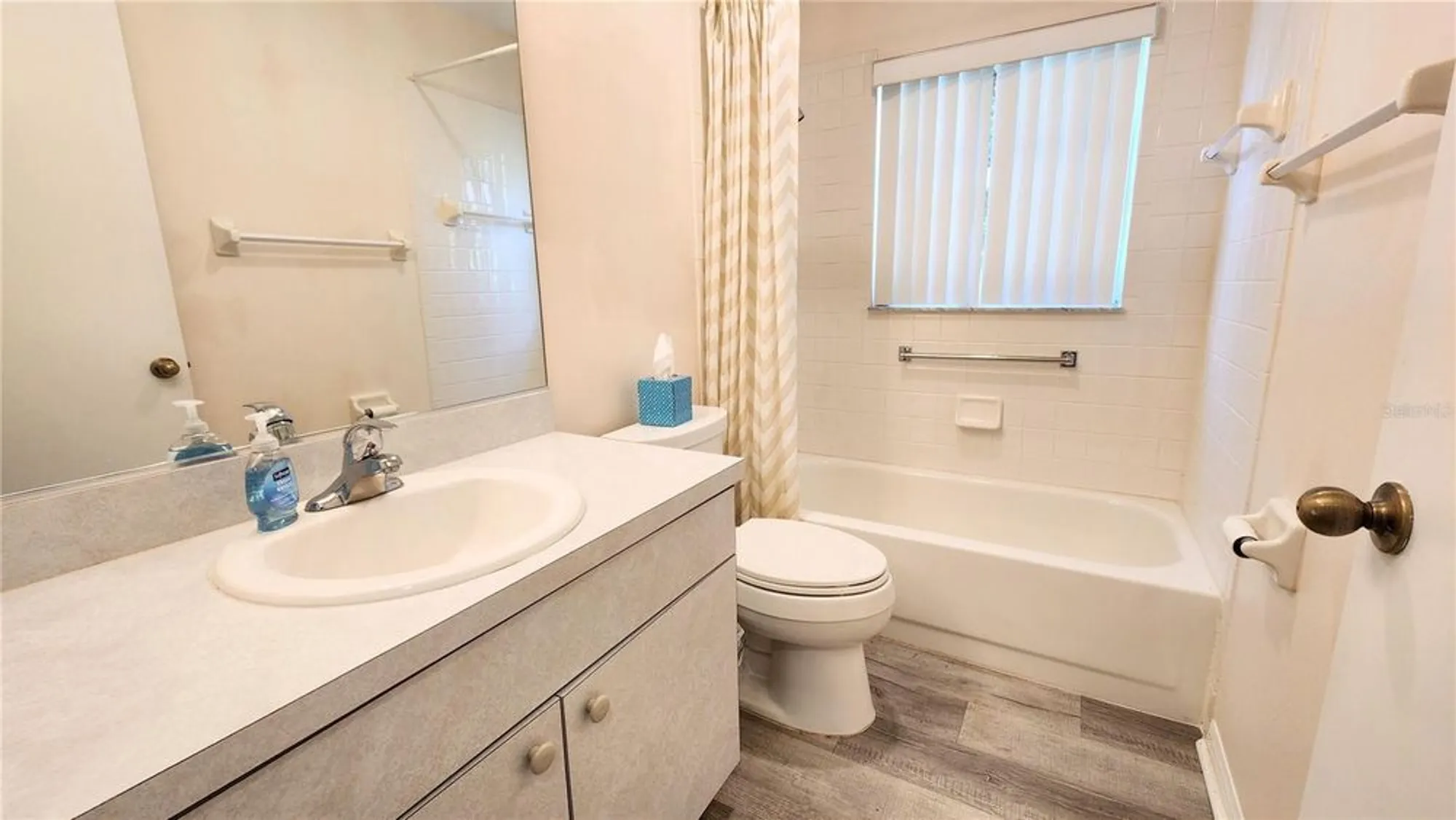 Property Slideshow image 27 of 60 | 2113 e del webb blvd, Sun City Center, FL, 33573