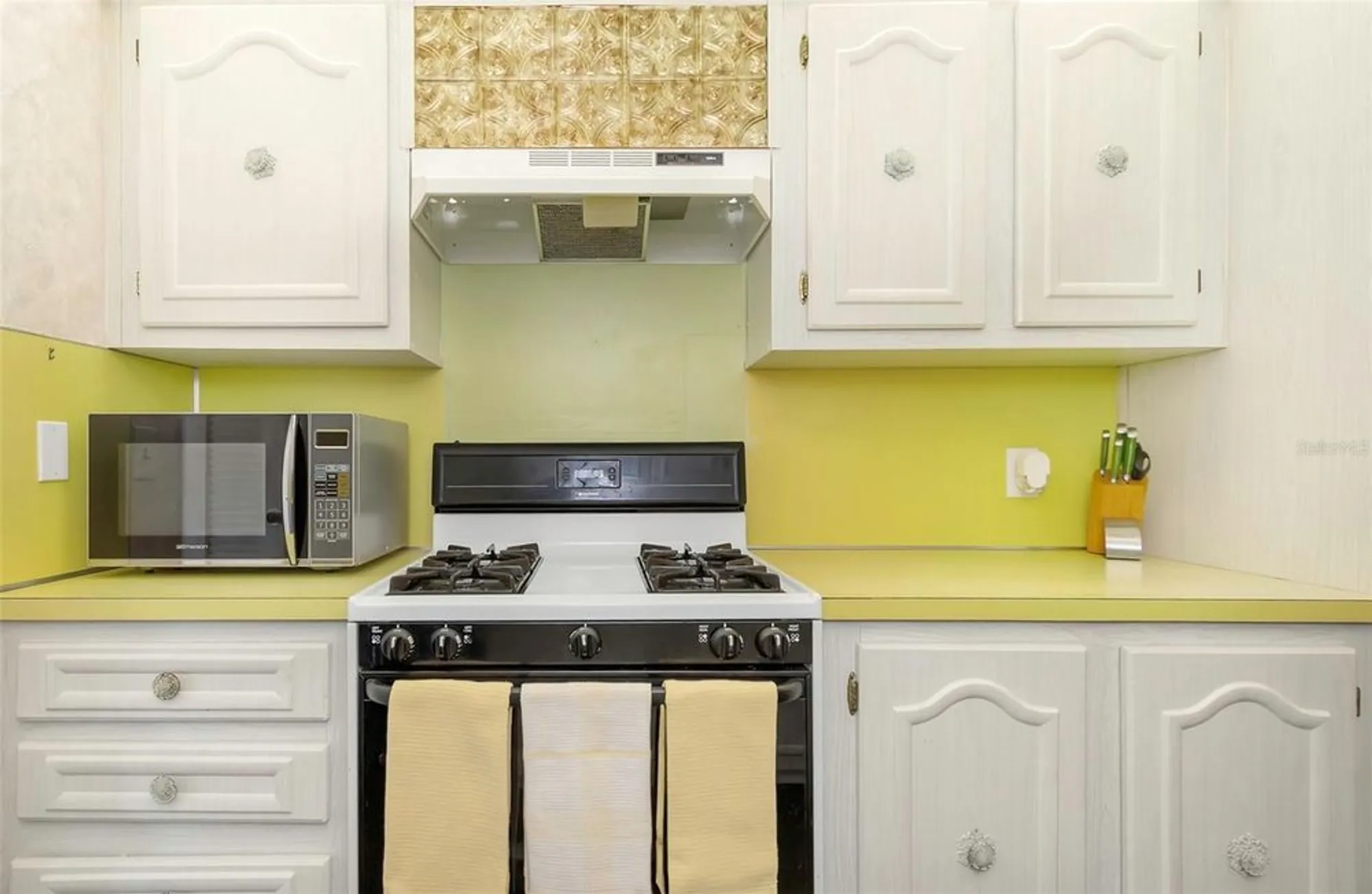 Property Slideshow image 12 of 56 | 5246 81st st n apt 24, Saint Petersburg, FL, 33709