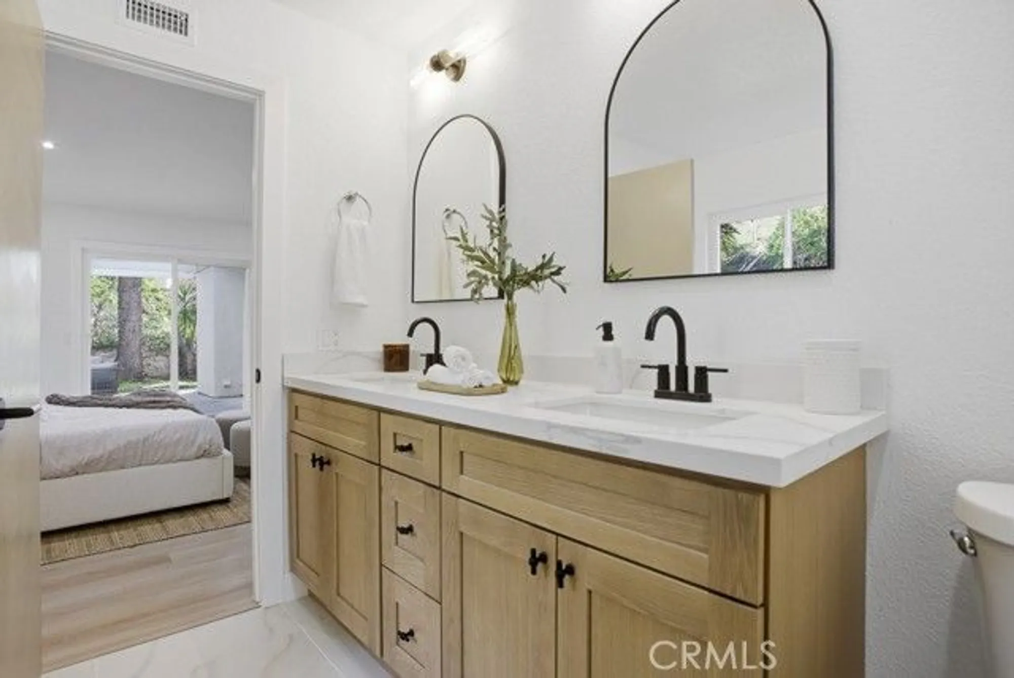 Property Slideshow image 22 of 52 | 1069 belleza st, Camarillo, CA, 93012