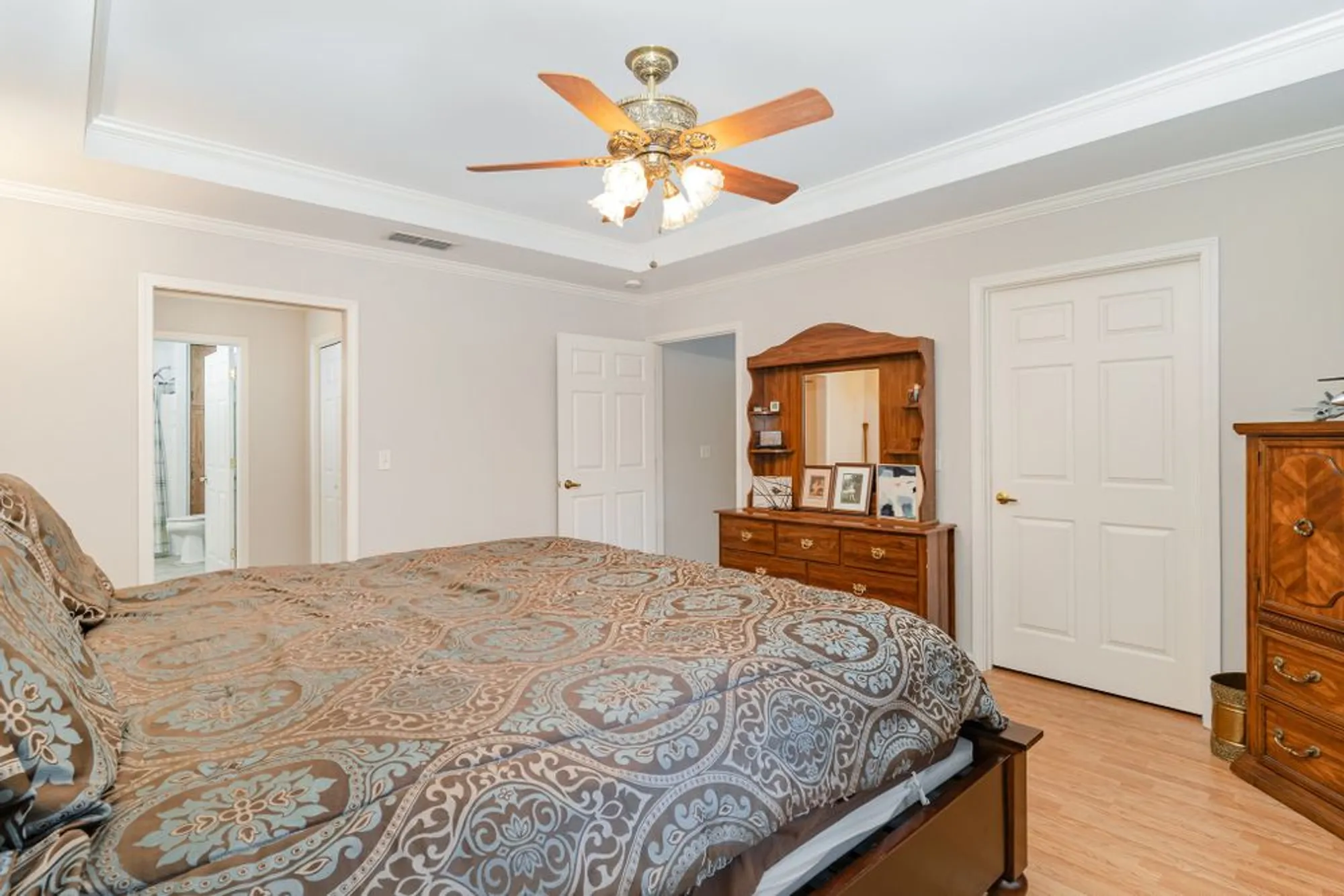 Property Slideshow image 9 of 15 | 646 forest glen cir, Murfreesboro, TN, 37128