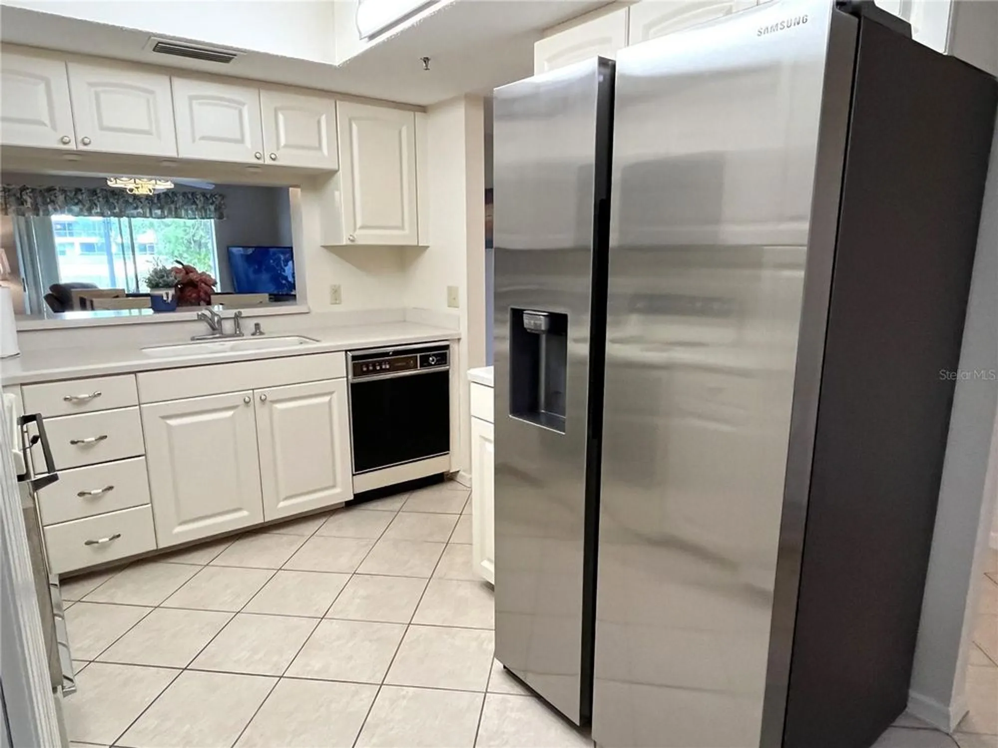 Property Slideshow image 6 of 65 | 6503 stone river rd apt 109, Bradenton, FL, 34203