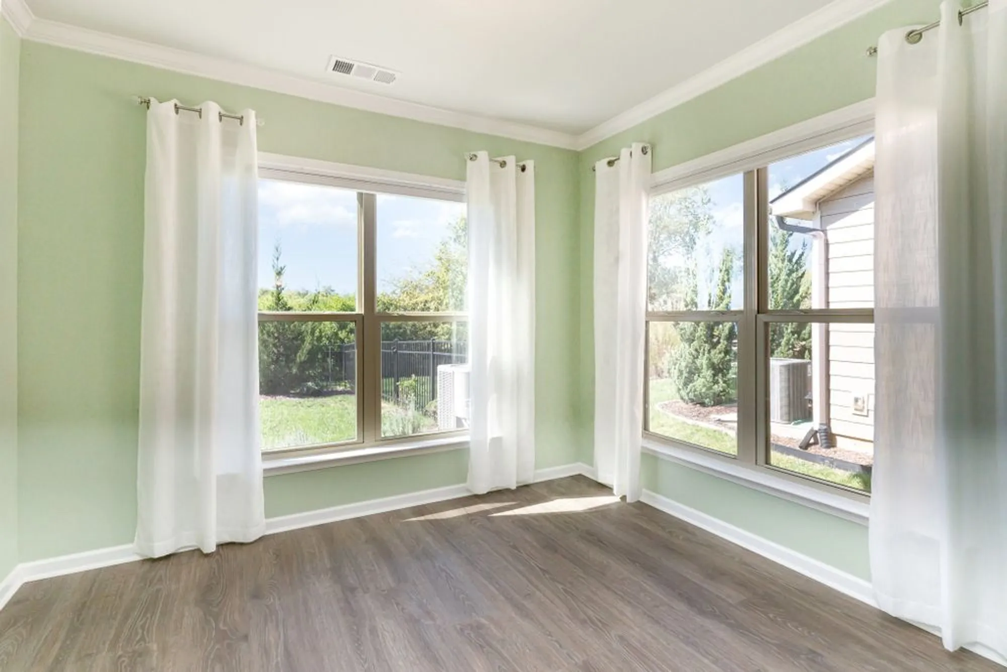 Property Slideshow image 20 of 61 | 2237 henderson dr, Spring Hill, TN, 37174