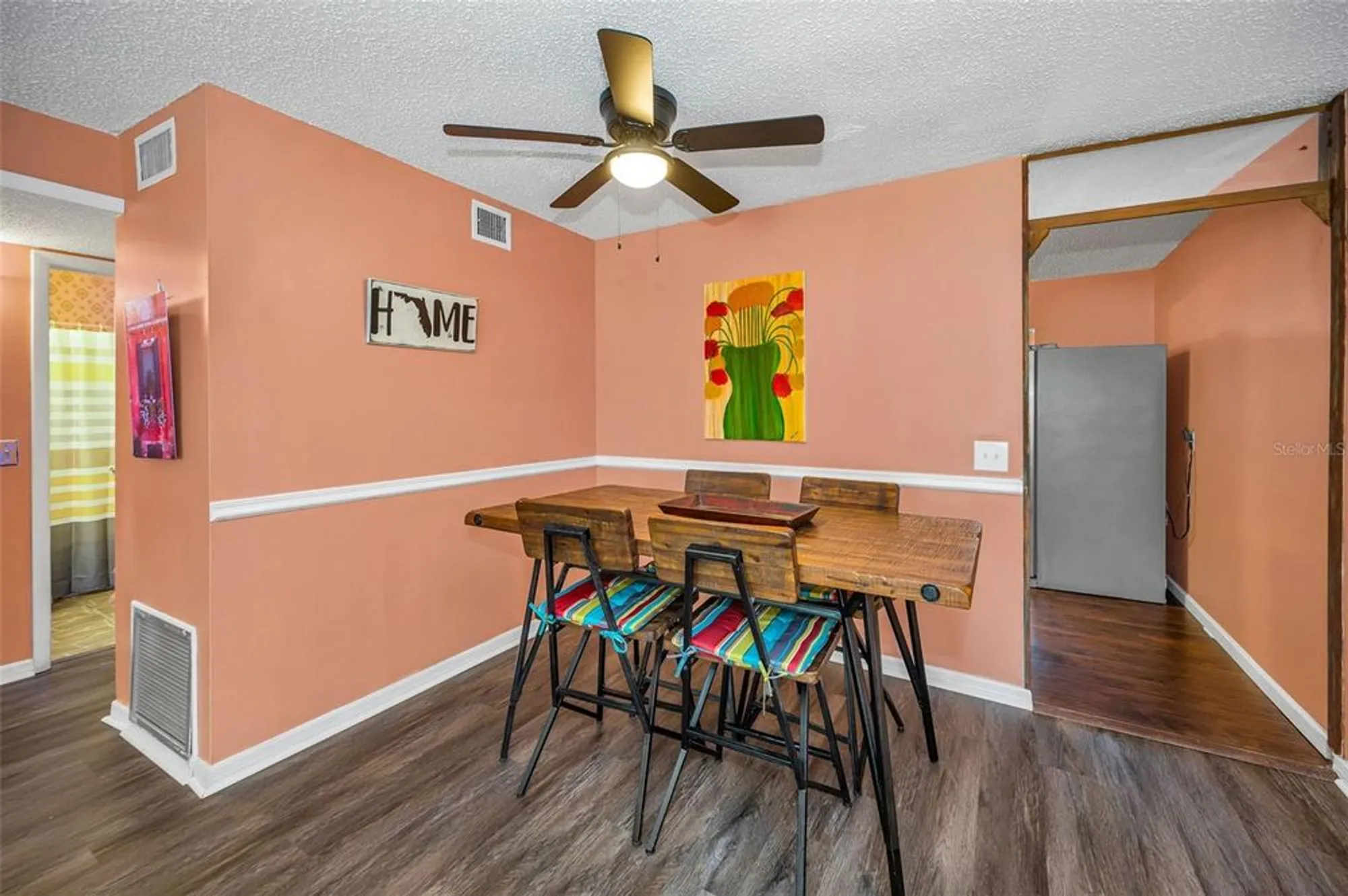Property Slideshow image 10 of 67 | 2402 ecuadorian way 10, Clearwater, FL, 33763