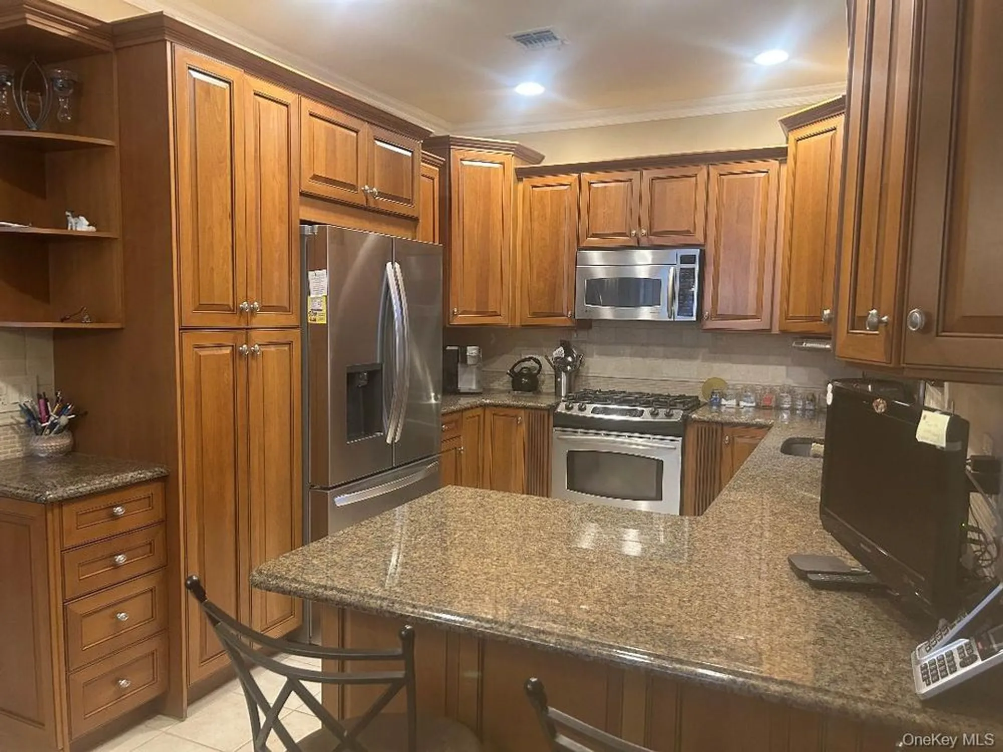 Property Slideshow image 3 of 15 | 423 florencia pl, Melville, NY, 11747