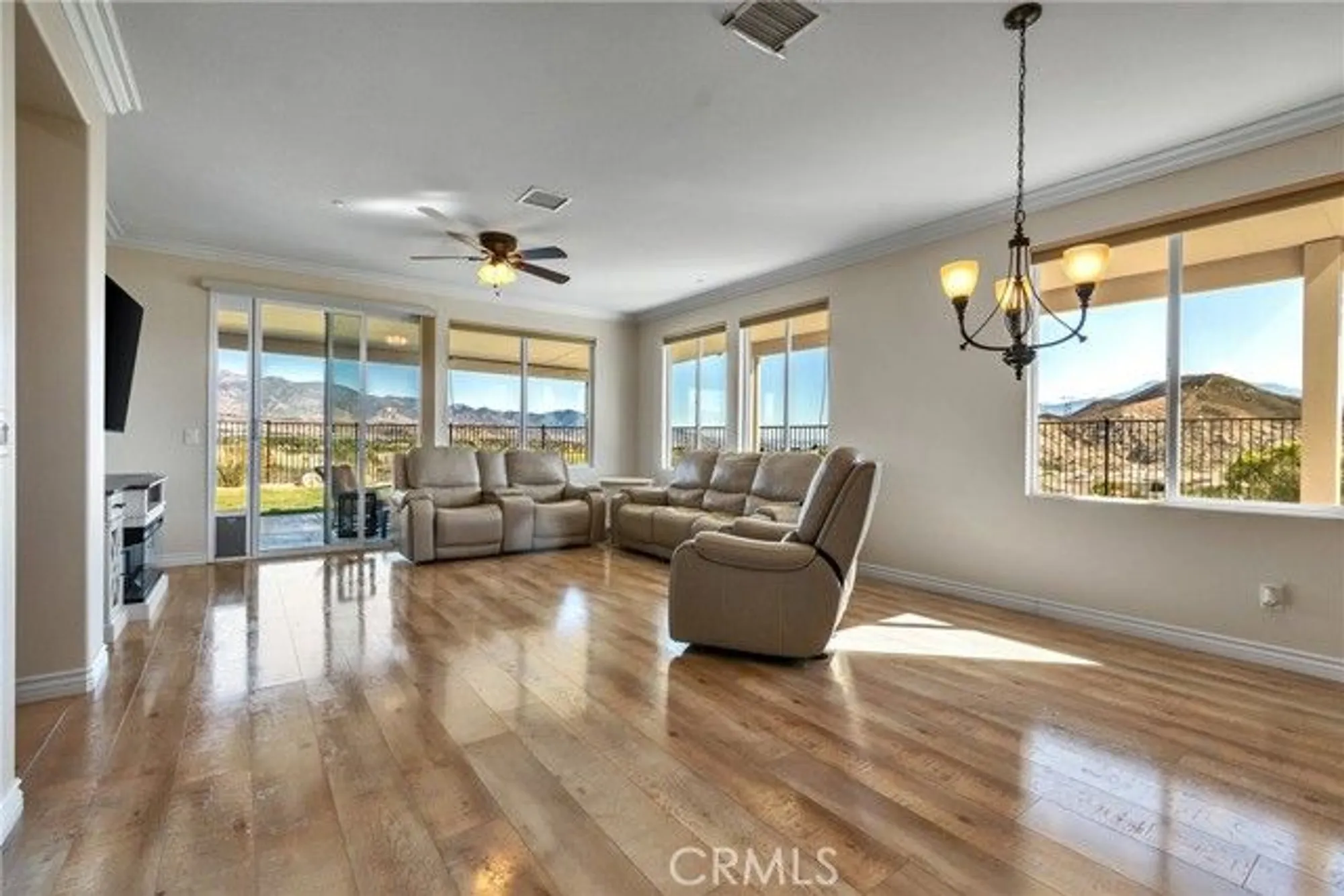 Property Slideshow image 8 of 49 | 428 saddlerock, Beaumont, CA, 92223