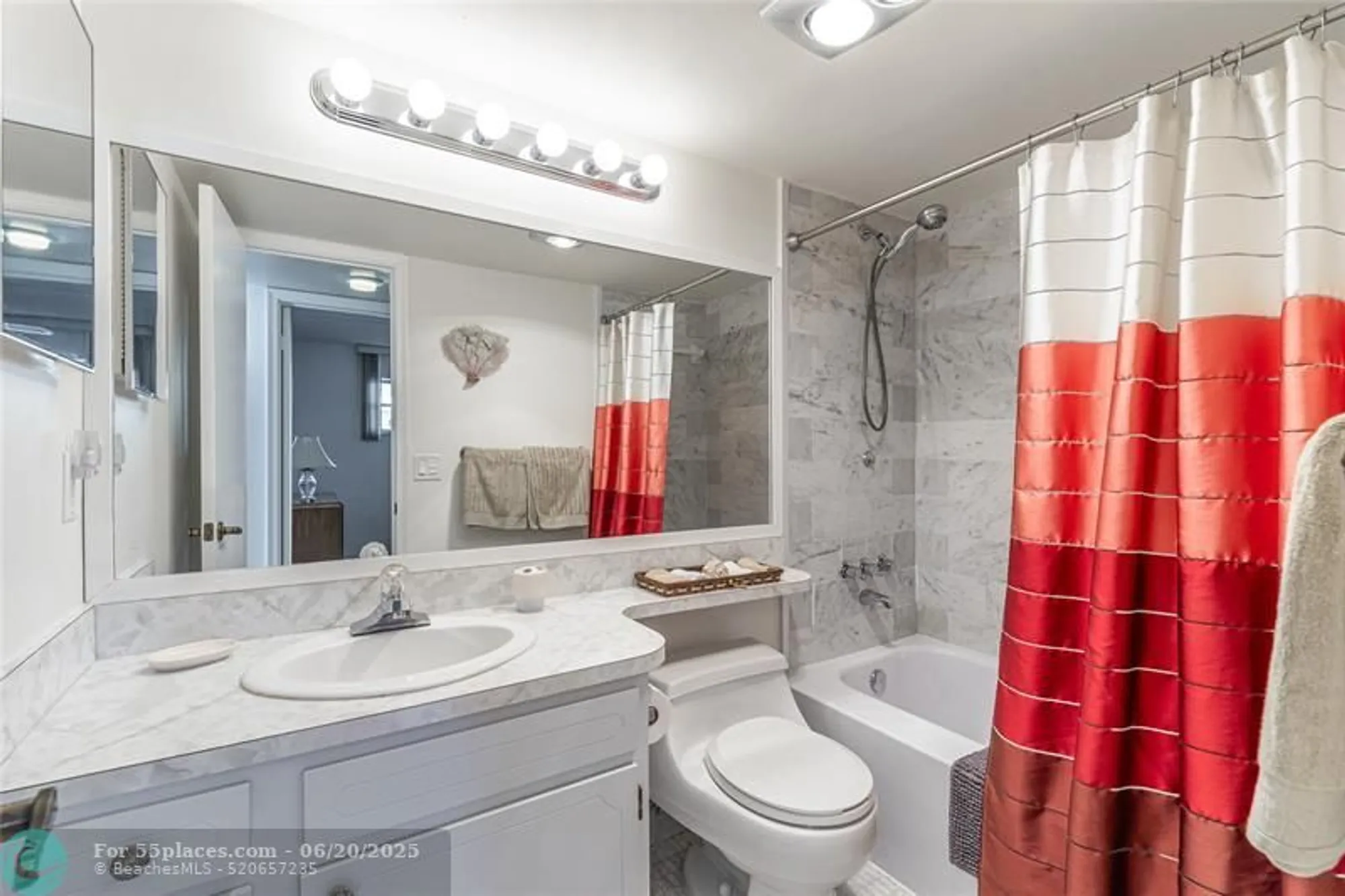 Property Slideshow image 13 of 58 | 811 s hollybrook dr 103, Pembroke Pines, FL, 33025
