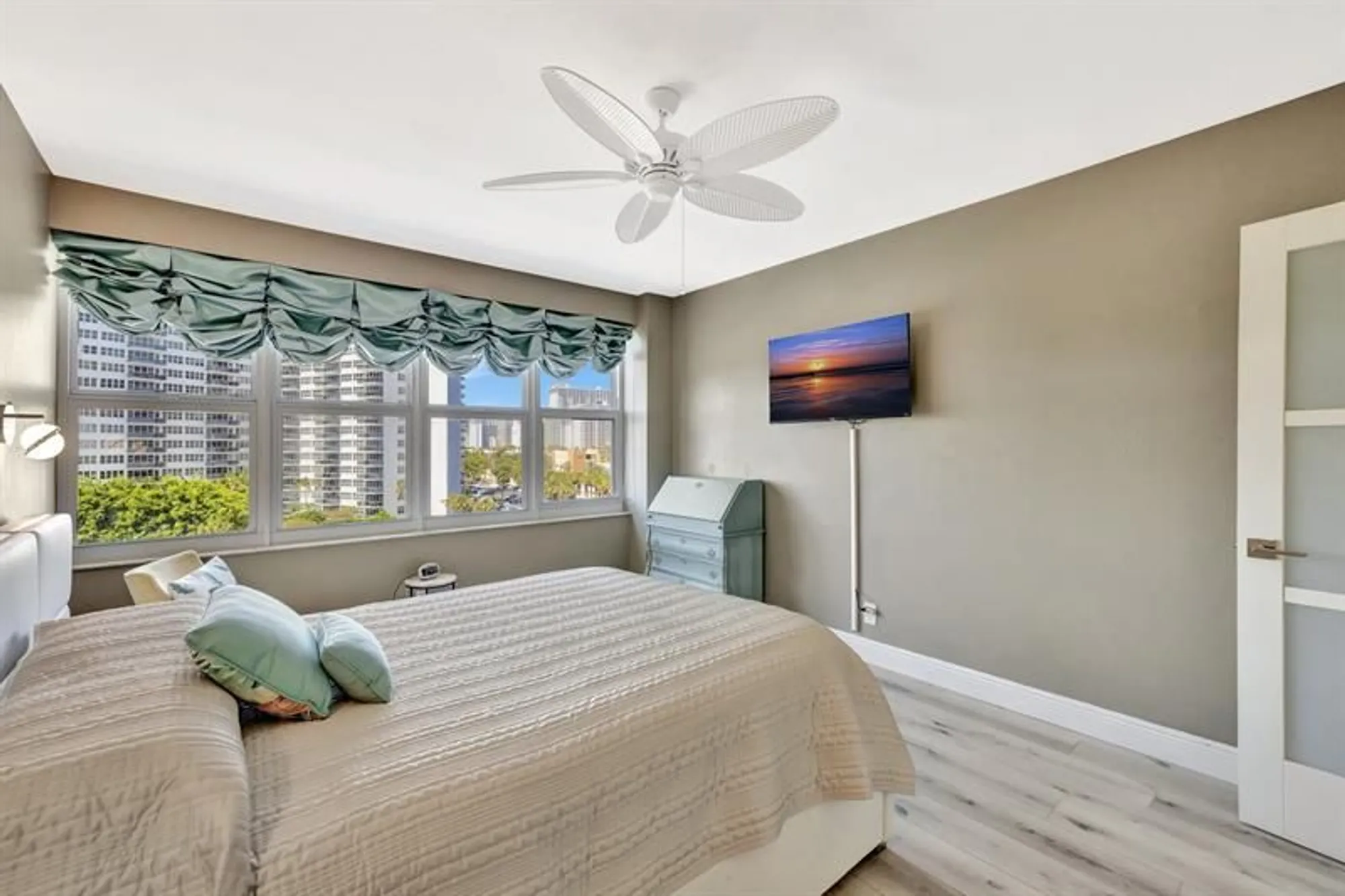 Property Slideshow image 33 of 50 | 3333 ne 34th st 608, Fort Lauderdale, FL, 33308