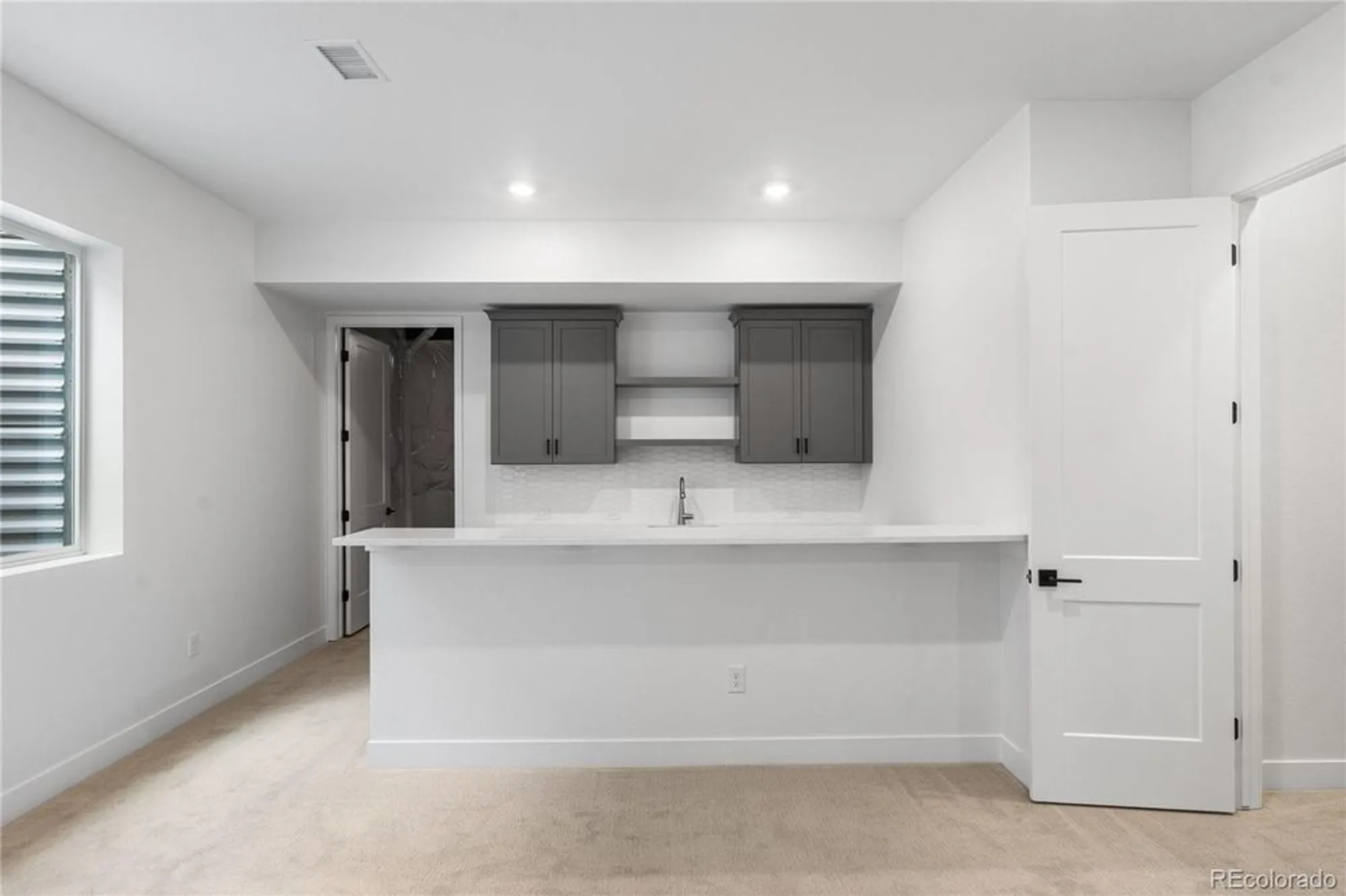 Property Slideshow image 9 of 29 | 11112 amber light cir, Littleton, CO, 80125