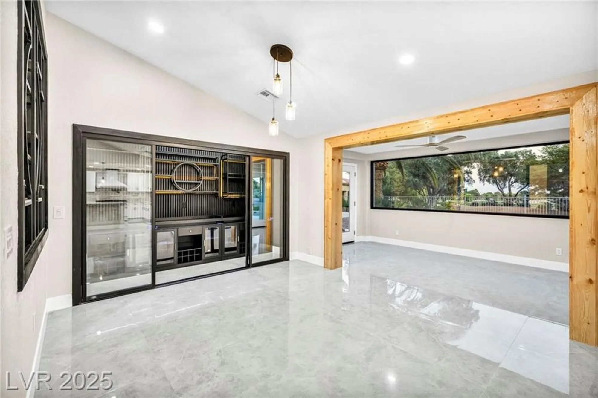 Property Slideshow image 18 of 70 | 2920 crown ridge dr, Las Vegas, NV, 89134