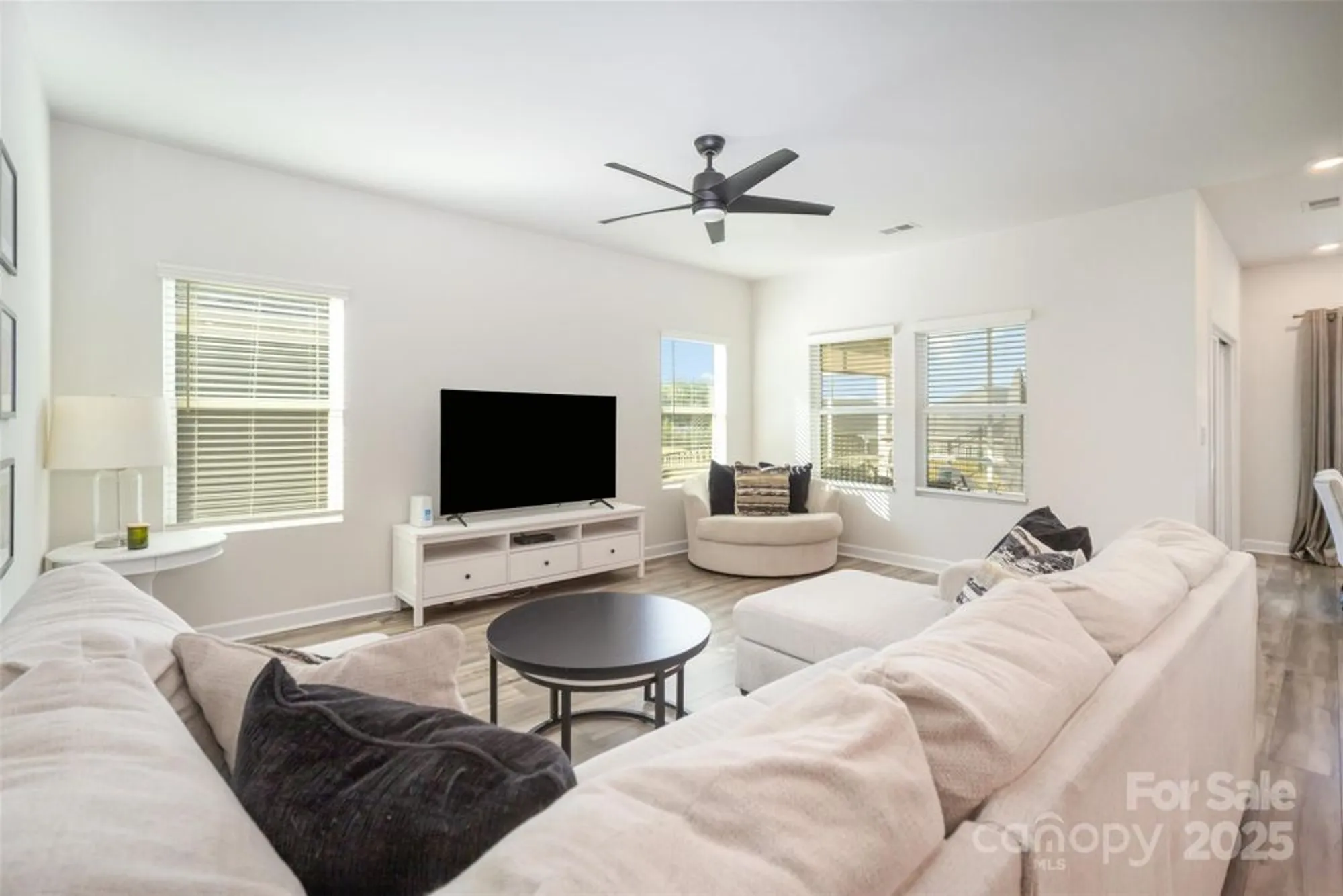 Property Slideshow image 6 of 40 | 4424 bright rd, Charlotte, NC, 28214