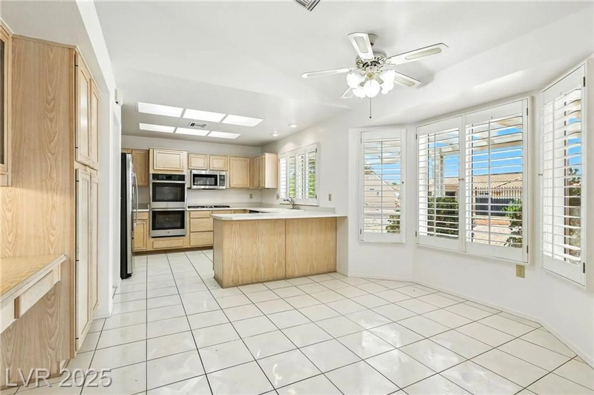Property Slideshow image 16 of 35 | 8500 linderwood dr, Las Vegas, NV, 89134