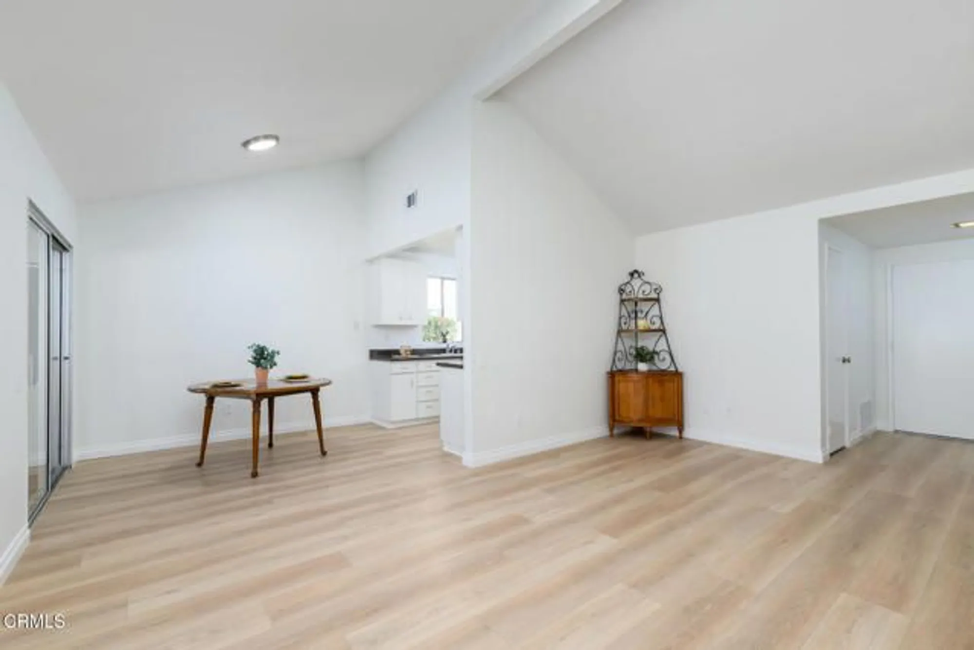 Property Slideshow image 13 of 38 | 24121 village 24, Camarillo, CA, 93012