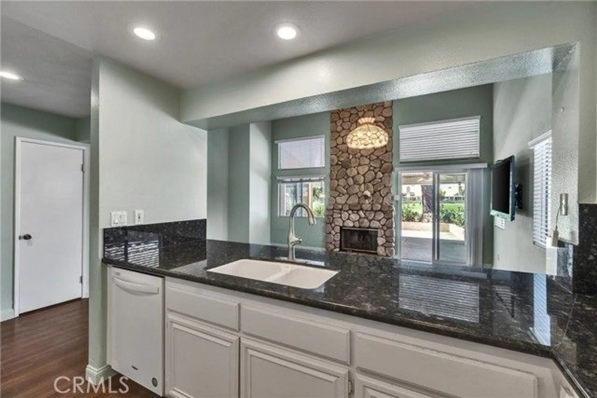 Property Slideshow image 13 of 45 | 1127 riviera ave, Banning, CA, 92220