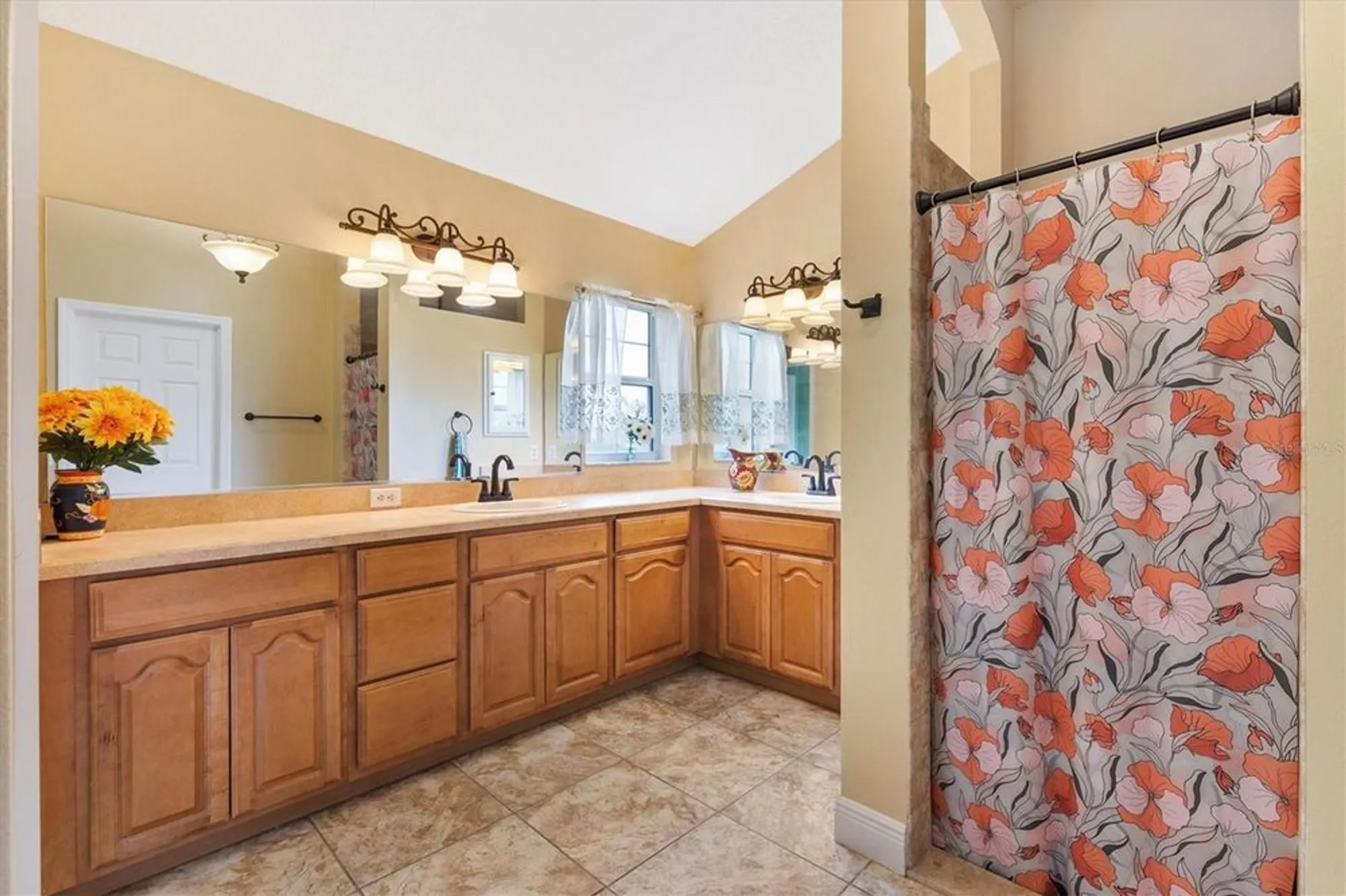 Property Slideshow image 16 of 29 | 39911 bayview dr, Lady Lake, FL, 32159