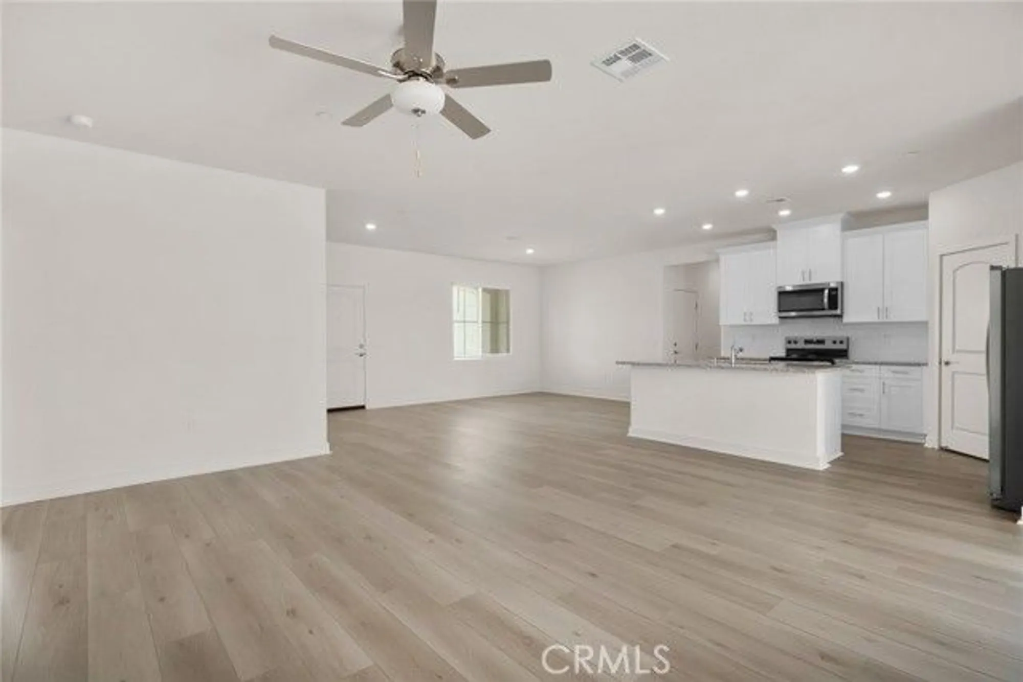 Property Slideshow image 4 of 7 | 14773 indigo rd, Apple Valley, CA, 92307