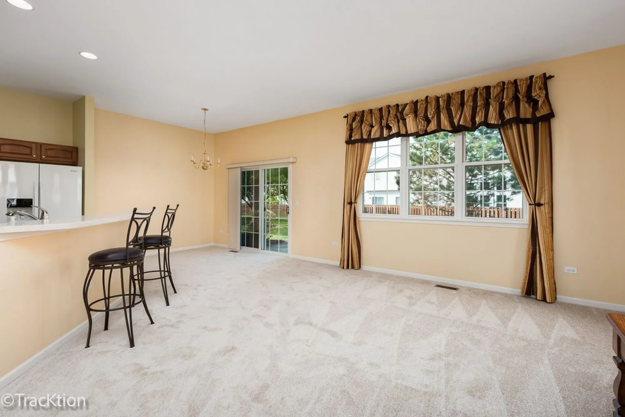 Property Slideshow image 4 of 15 | 16400 crescent lake dr # 16400, Crest Hill, IL, 60403