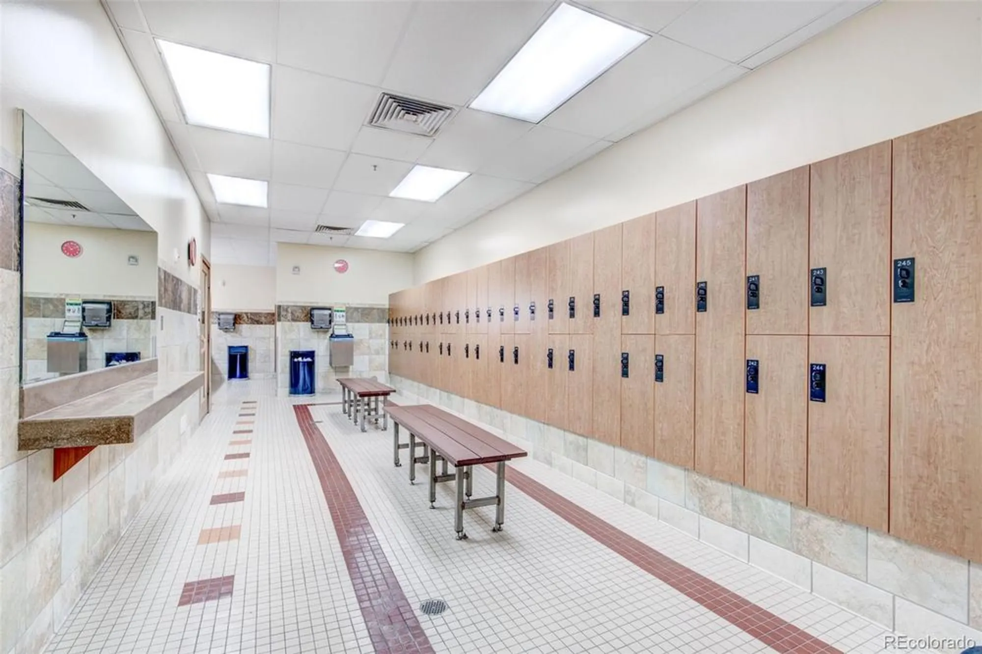 Property Slideshow image 33 of 44 | 14001 e marina dr apt 607, Aurora, CO, 80014