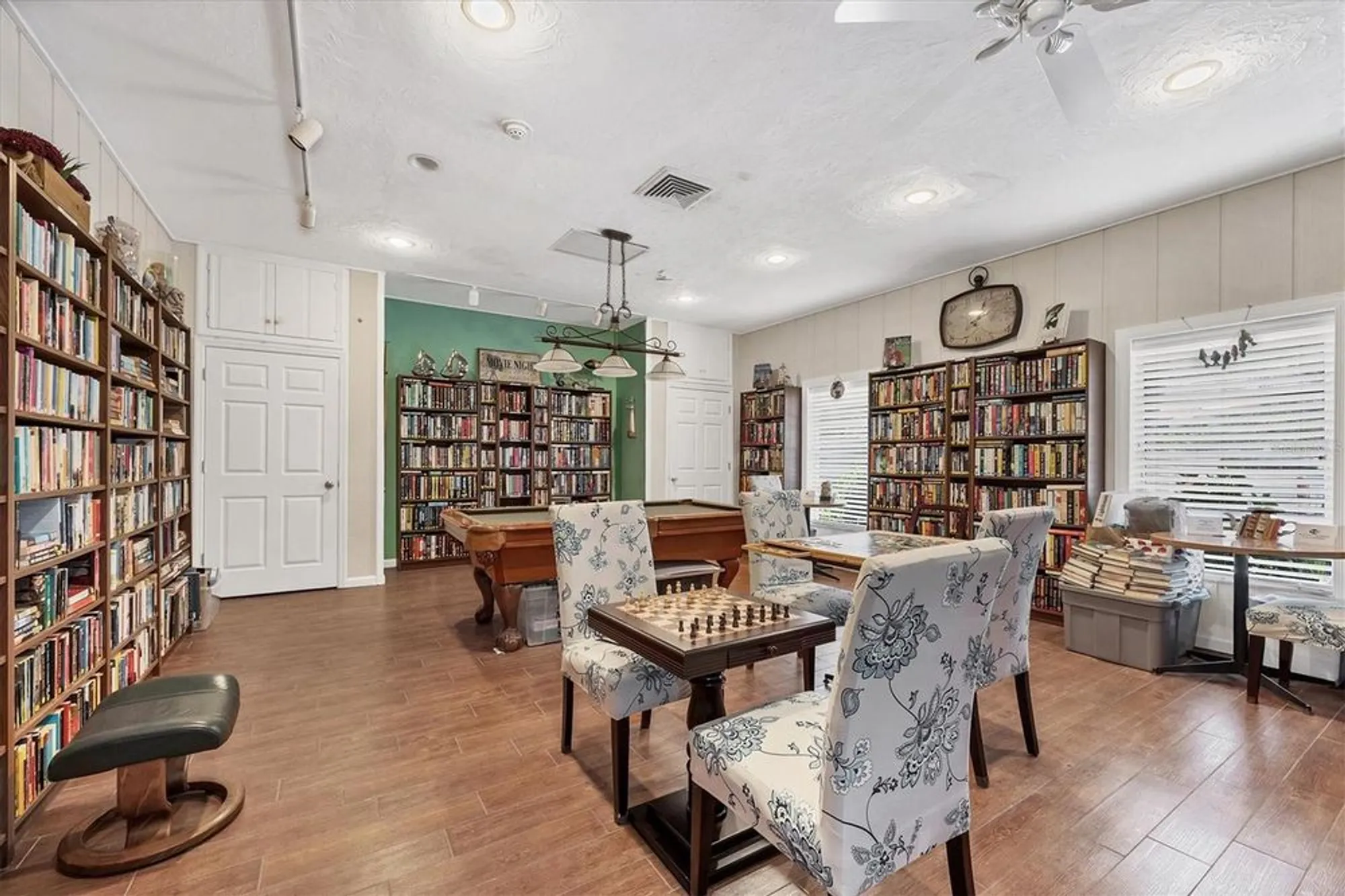 Property Slideshow image 42 of 55 | 1350 n portofino dr apt 107, Sarasota, FL, 34242