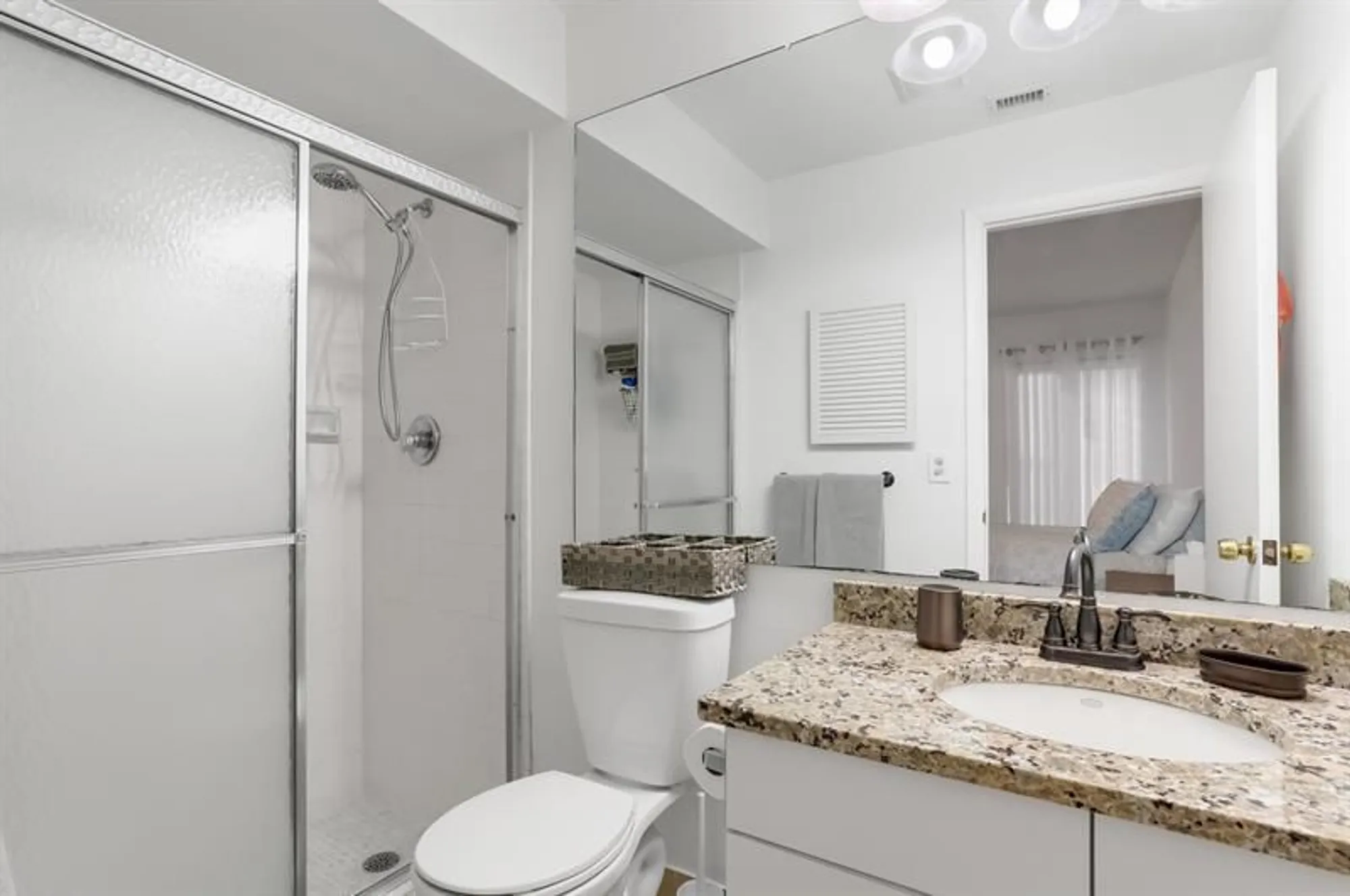 Property Slideshow image 23 of 33 | 395 bennington ln, Lake Worth, FL, 33467