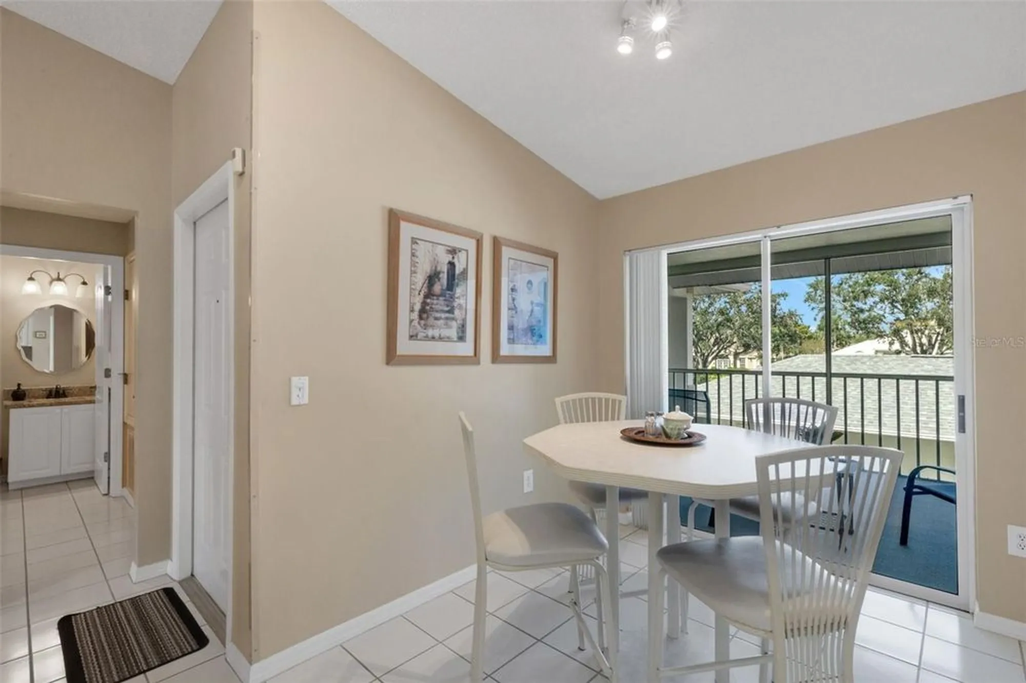 Property Slideshow image 19 of 58 | 6908 drewrys blf 712, Bradenton, FL, 34203