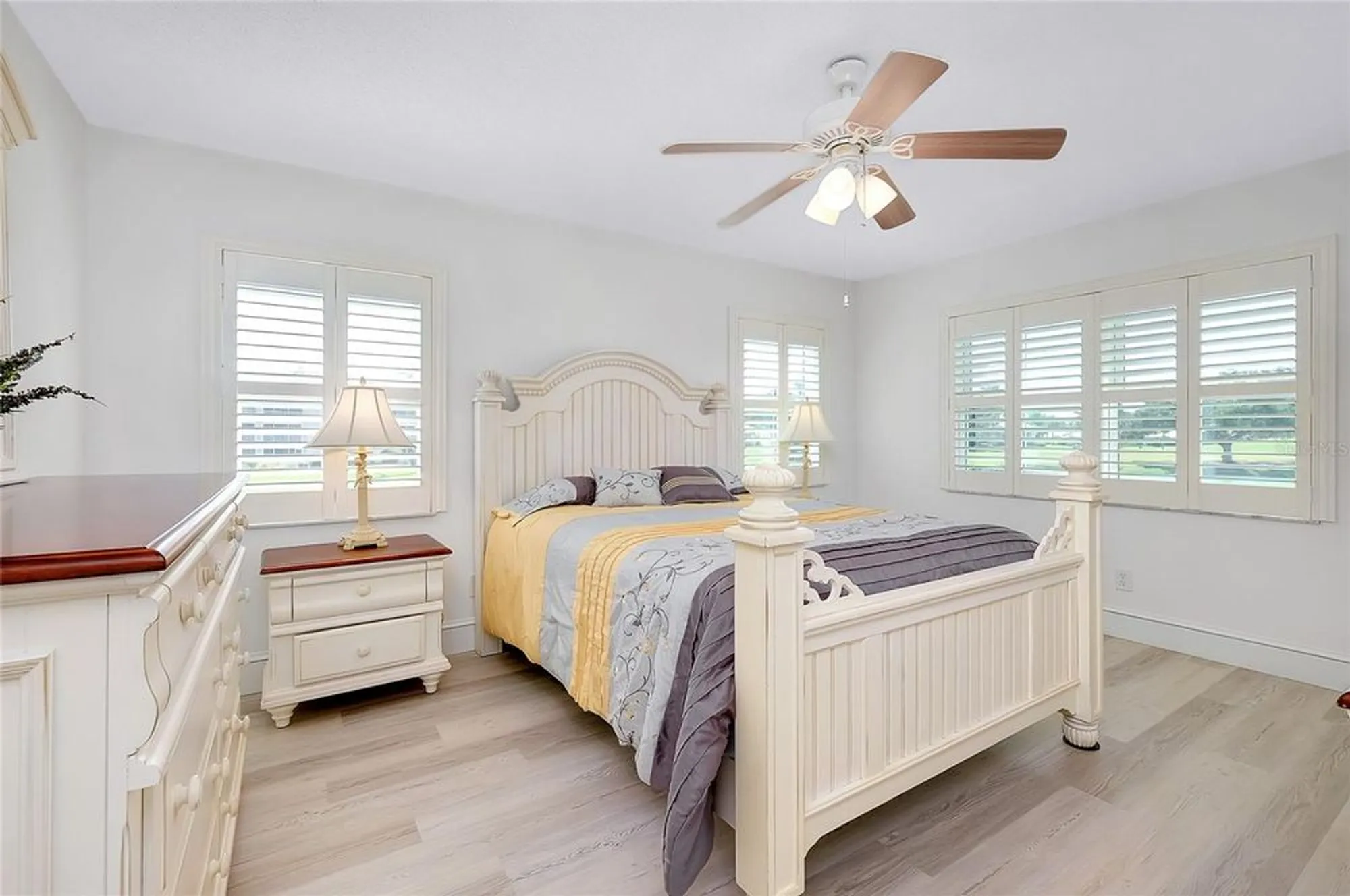 Property Slideshow image 22 of 68 | 433 cerromar ln 430, Venice, FL, 34293