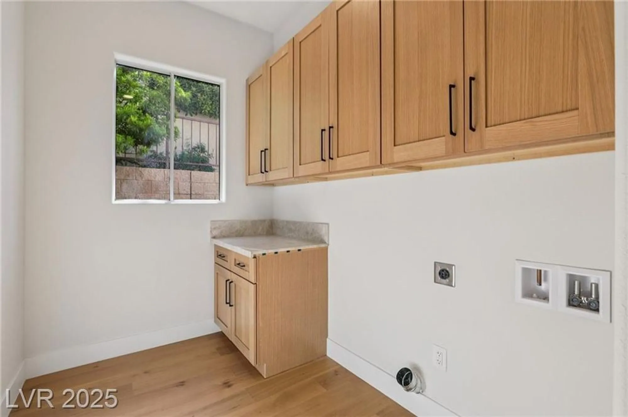 Property Slideshow image 43 of 82 | 2386 hardin ridge dr, Henderson, NV, 89052