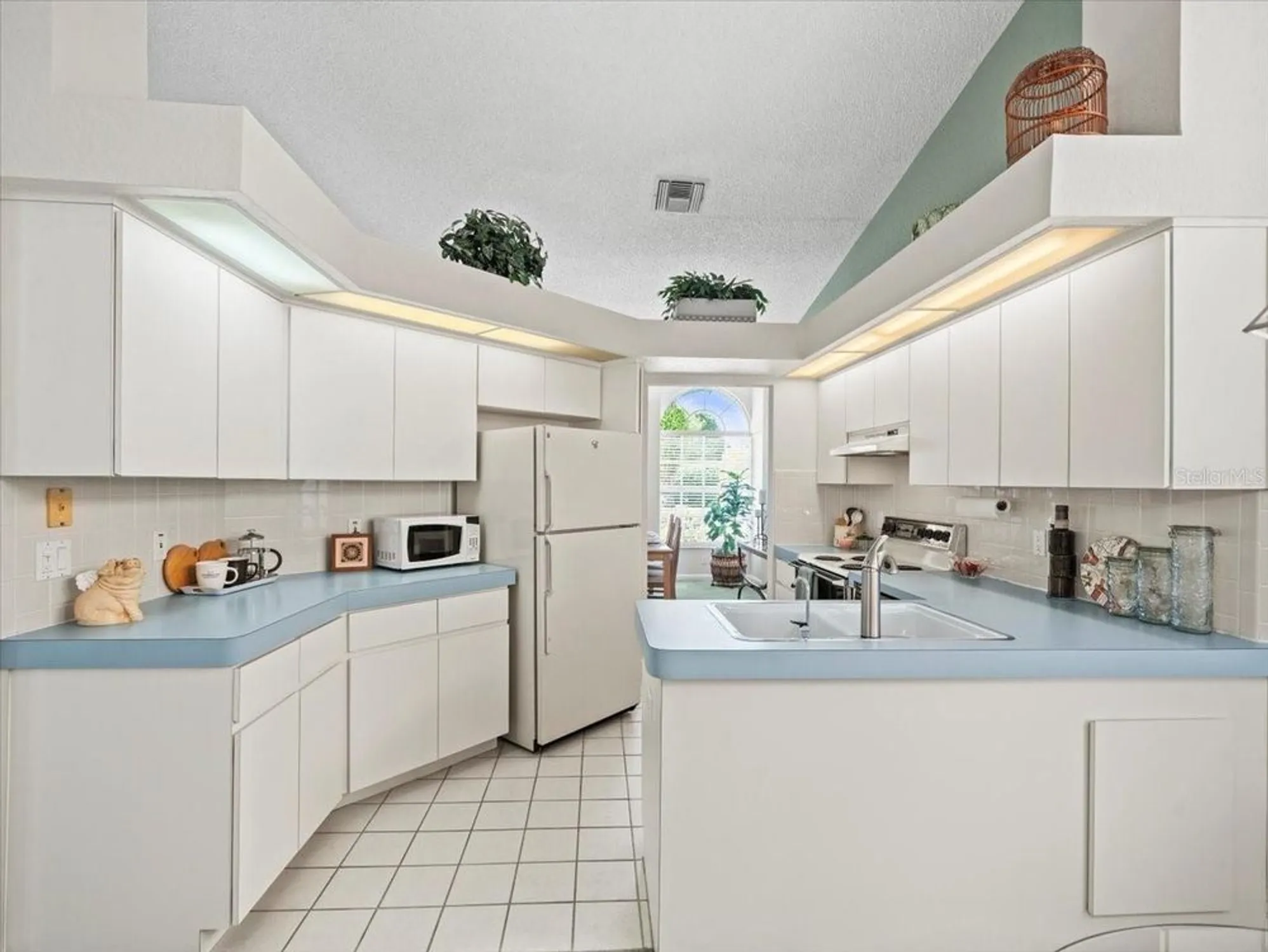 Property Slideshow image 21 of 58 | 9355 french quarters cir, Weeki Wachee, FL, 34613