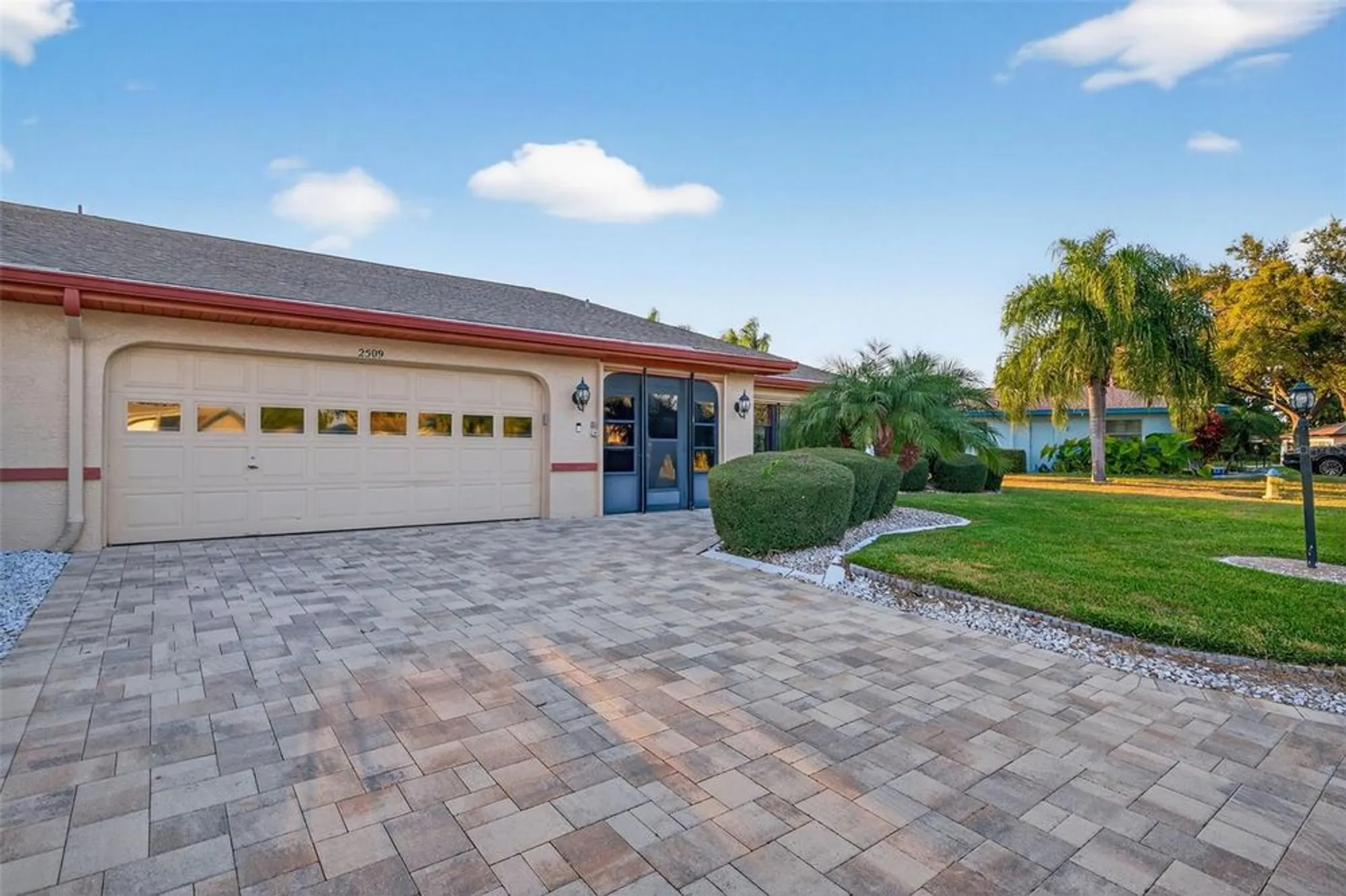 Property Slideshow image 2 of 25 | 2509 locksley st # 237, Sun City Center, FL, 33573