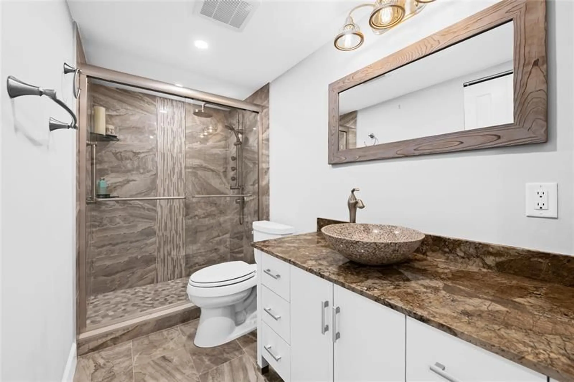 Property Slideshow image 17 of 25 | 2802 victoria way j3, Coconut Creek, FL, 33066