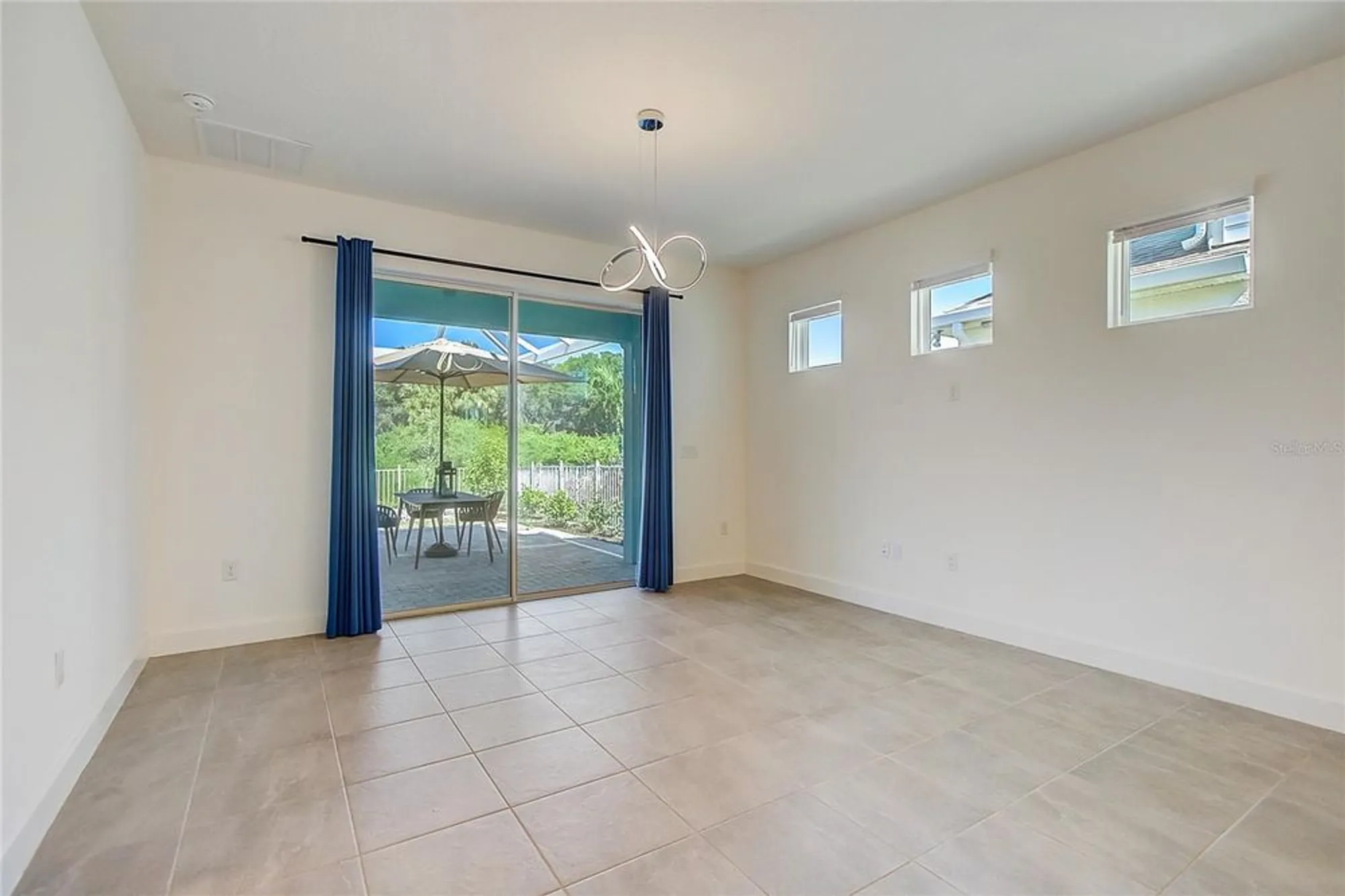 Property Slideshow image 25 of 91 | 411 sandsend ct, Apollo Beach, FL, 33572
