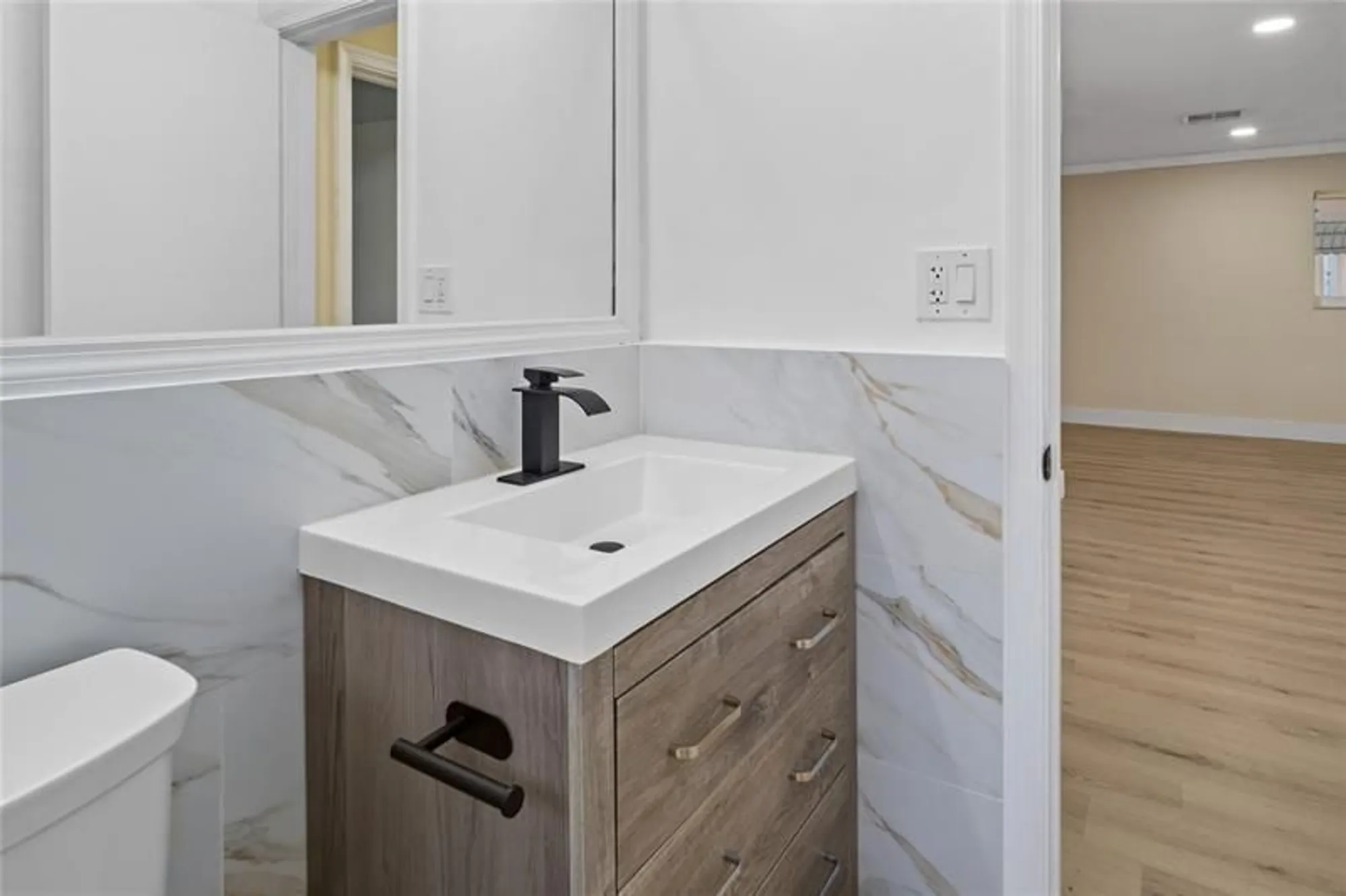 Property Slideshow image 18 of 31 | 4514 nw 49th dr, Tamarac, FL, 33319