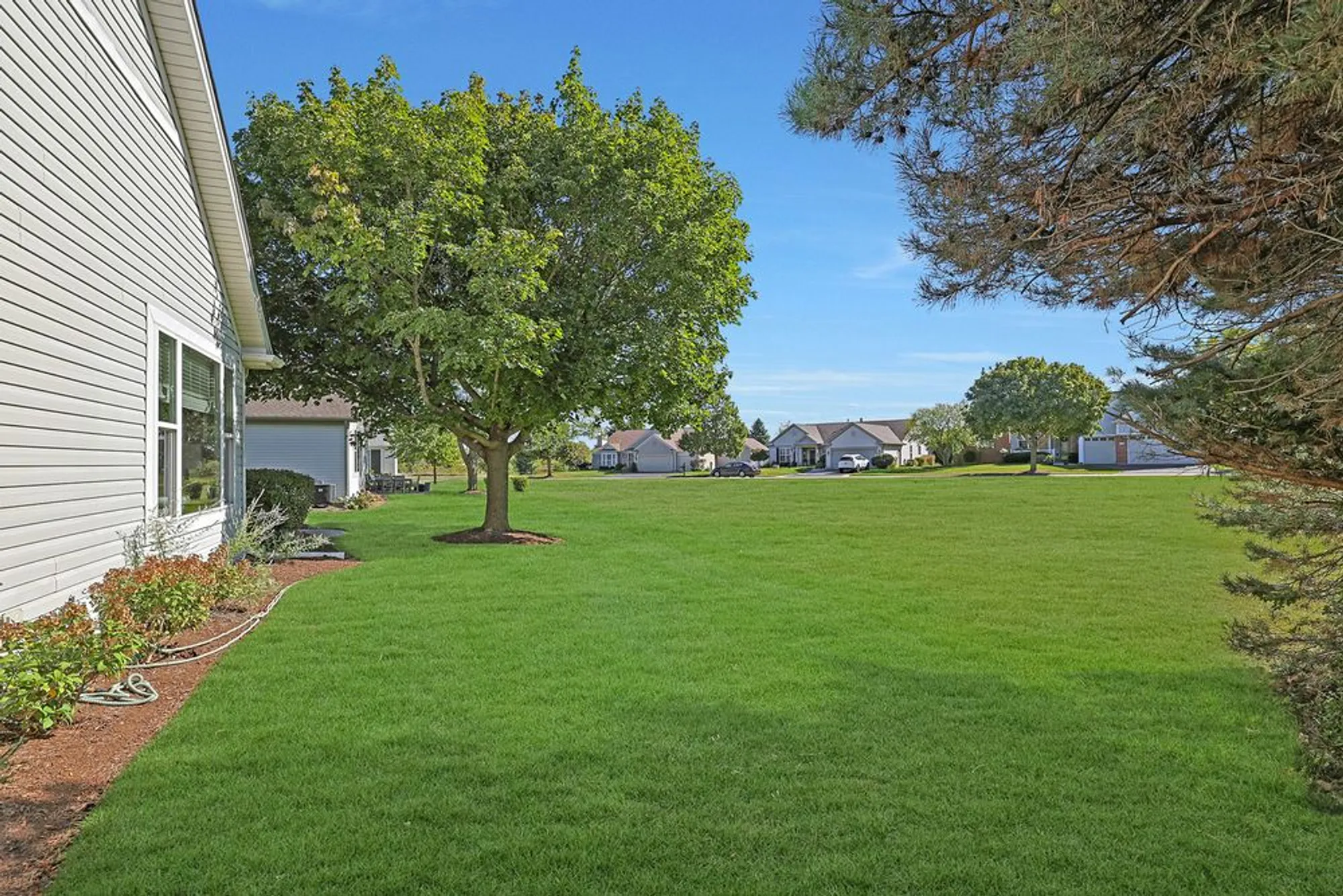 Property Slideshow image 8 of 9 | 12913 w willow creek ln, Huntley, IL, 60142