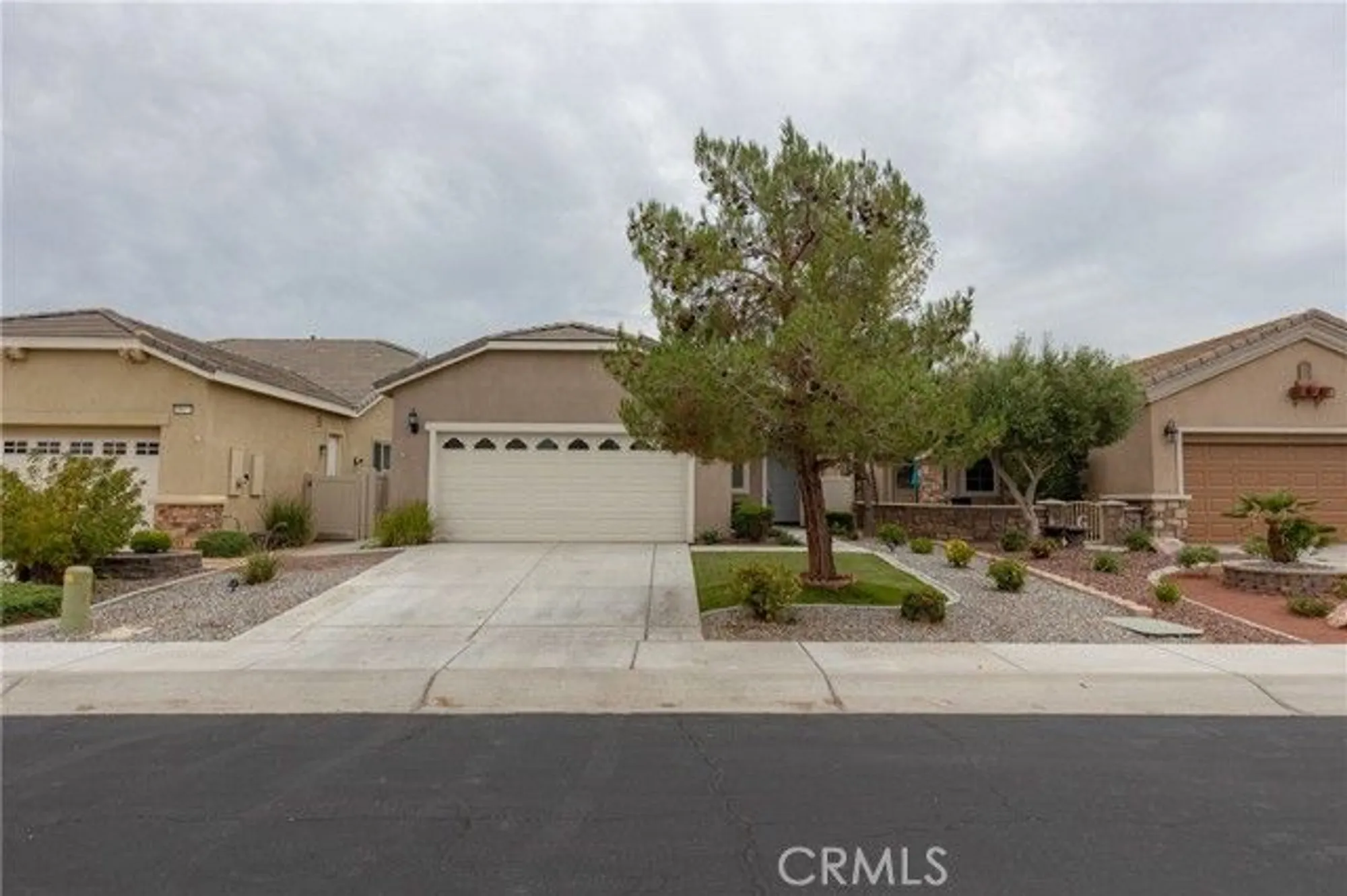 Property Slideshow image 1 of 22 | 19453 maple creek rd, Apple Valley, CA, 92308