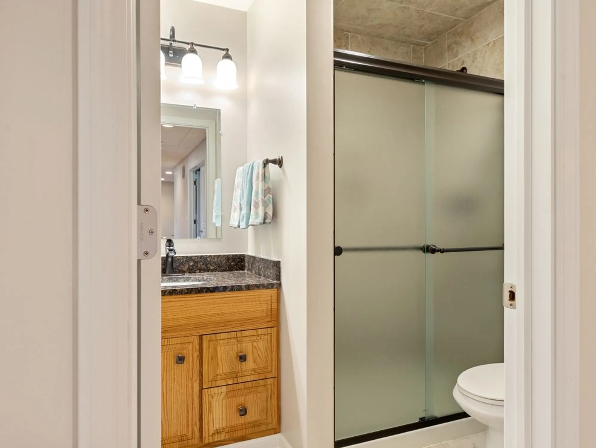 Property Slideshow image 32 of 36 | 3001 ravinia cir, Mundelein, IL, 60060