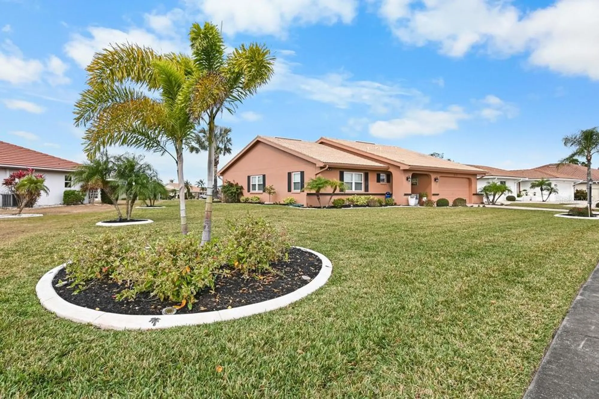 Property Slideshow image 38 of 52 | 1809 wolf laurel dr, Sun City Center, FL, 33573