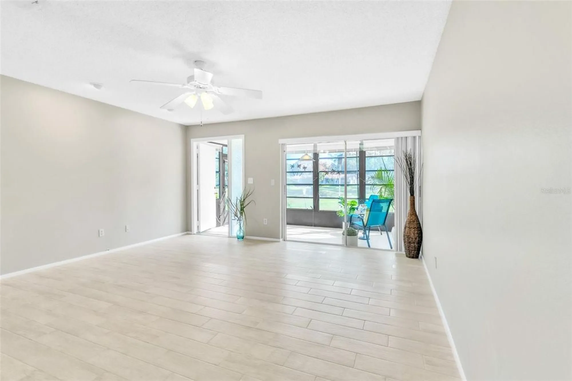Property Slideshow image 11 of 32 | 2241 shelly dr d, Palm Harbor, FL, 34684